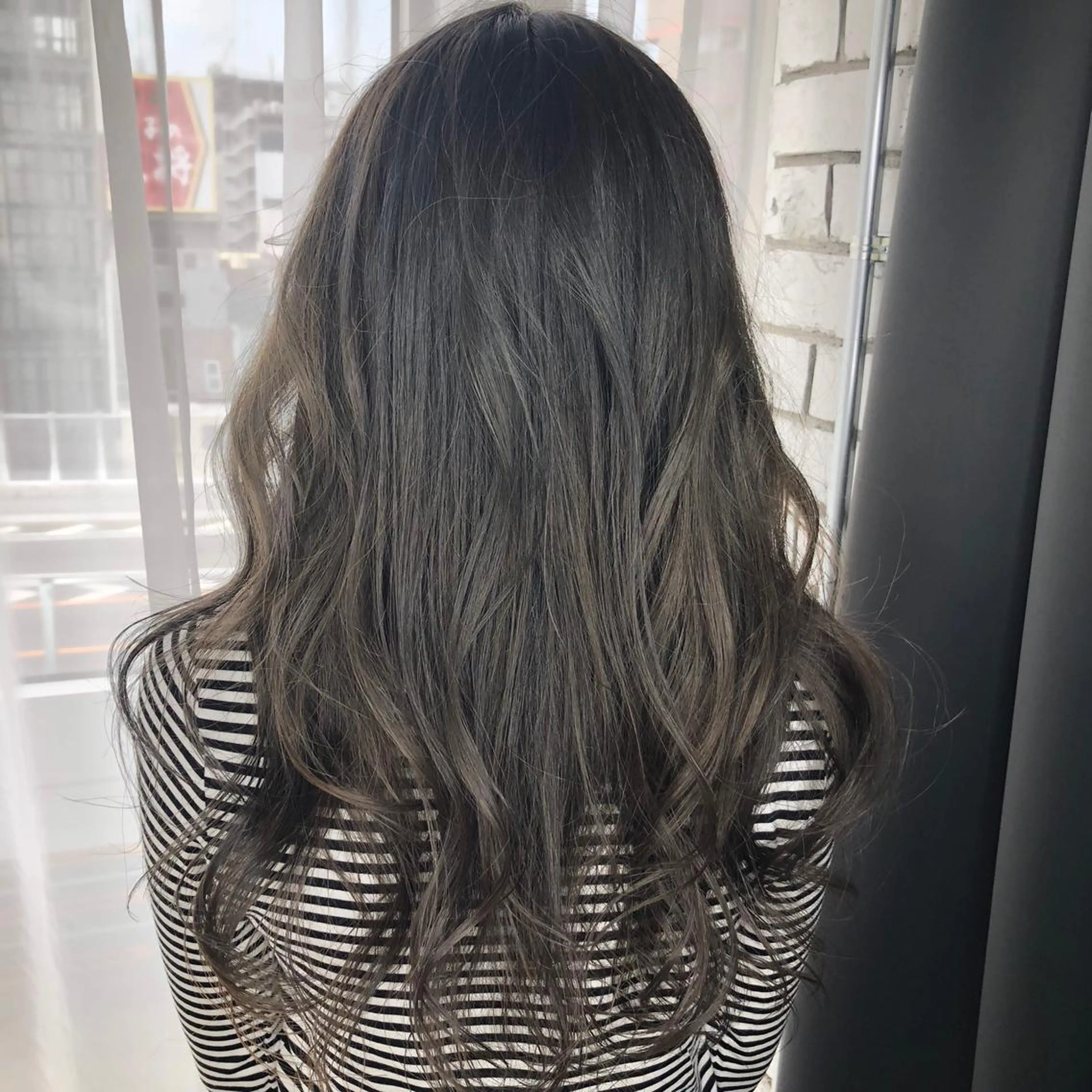 ロング カラー ブリーチ ORIKA 美容室のヘアスタイル