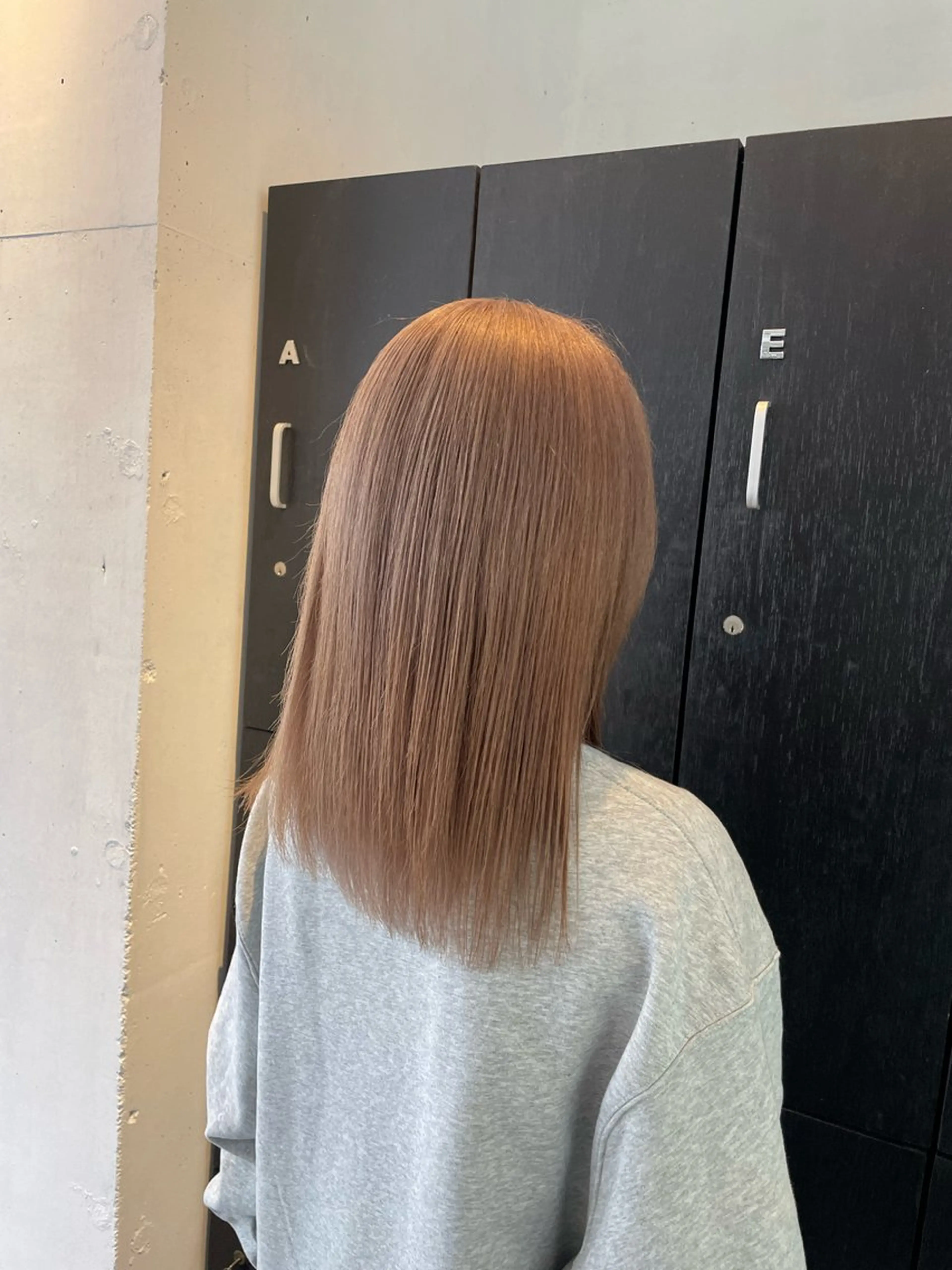 カラー ベージュカラー ミルクティーベージュ ヘアカラー ハイトーンカラー🩵 指名多数💗横山聖奈のヘアスタイル