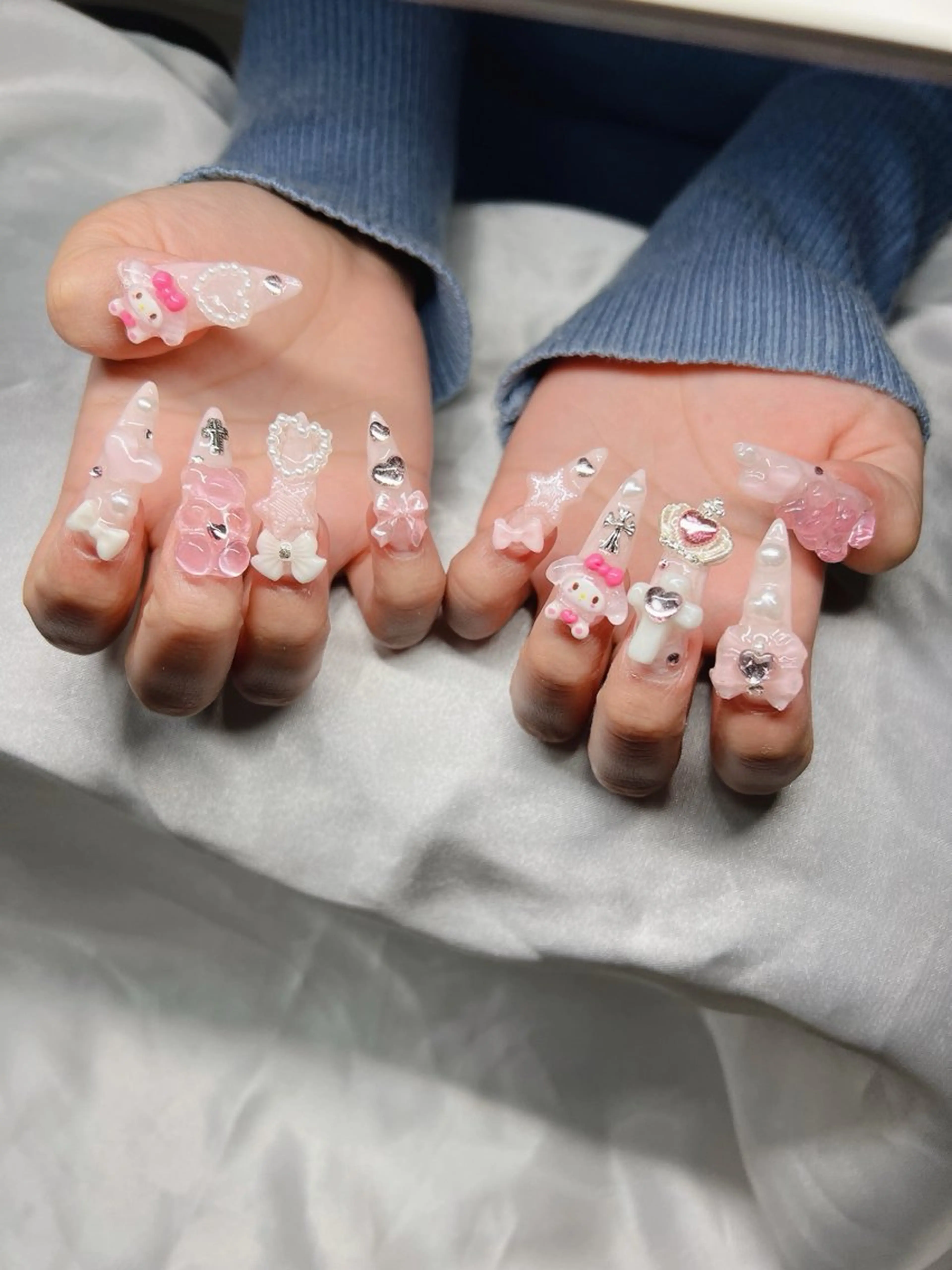 ネイル オーロラネイル チークネイル 長さ出し フットネイル フレンチネイル Lee Nailsのネイルデザイン