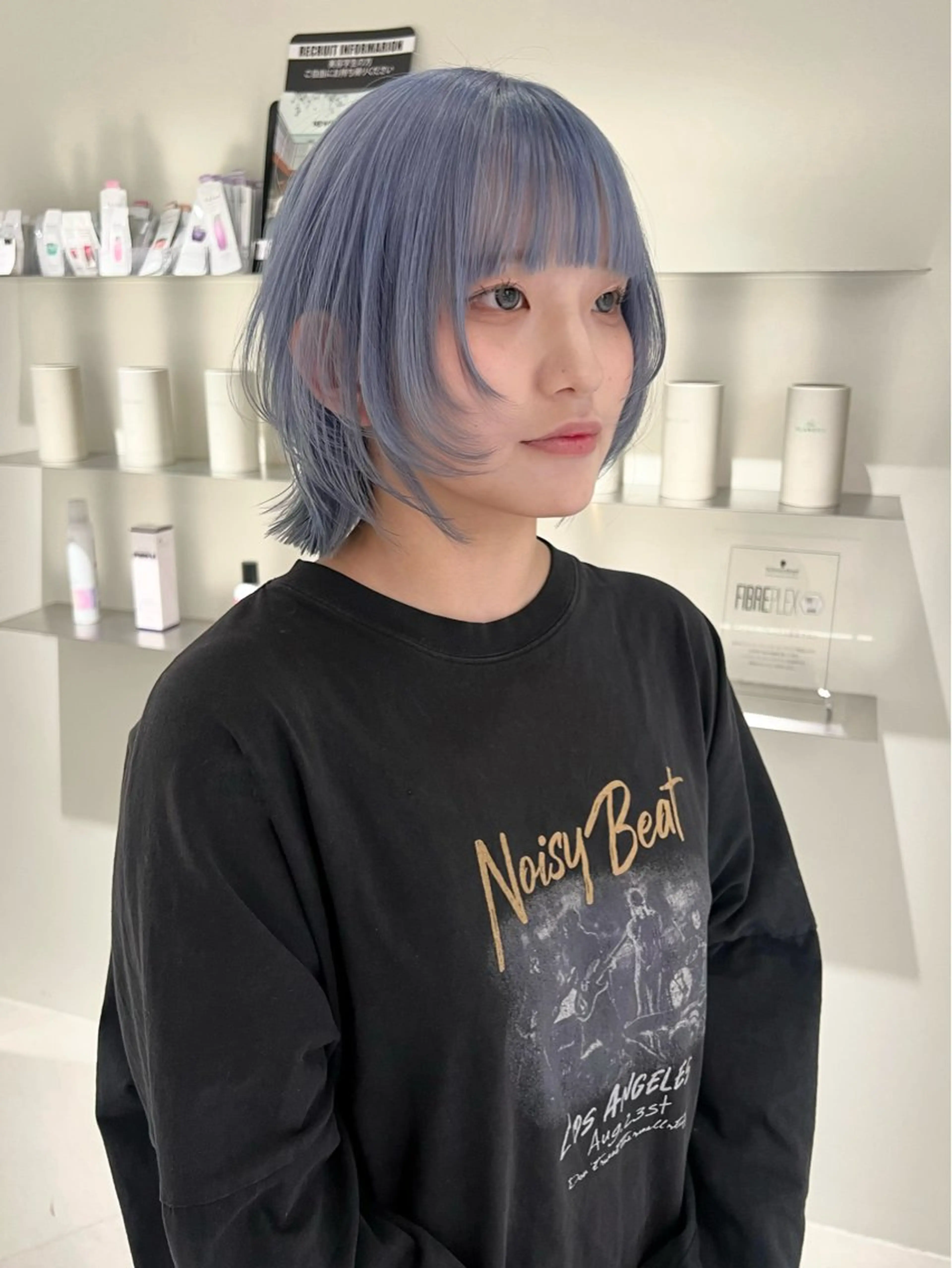 ミディアム カラー ブリーチ ブルーカラー ハイトーンカラー ウルフカット カット ヘアカラー RIN🪐 ウルフ／ハイトーンのヘアスタイル