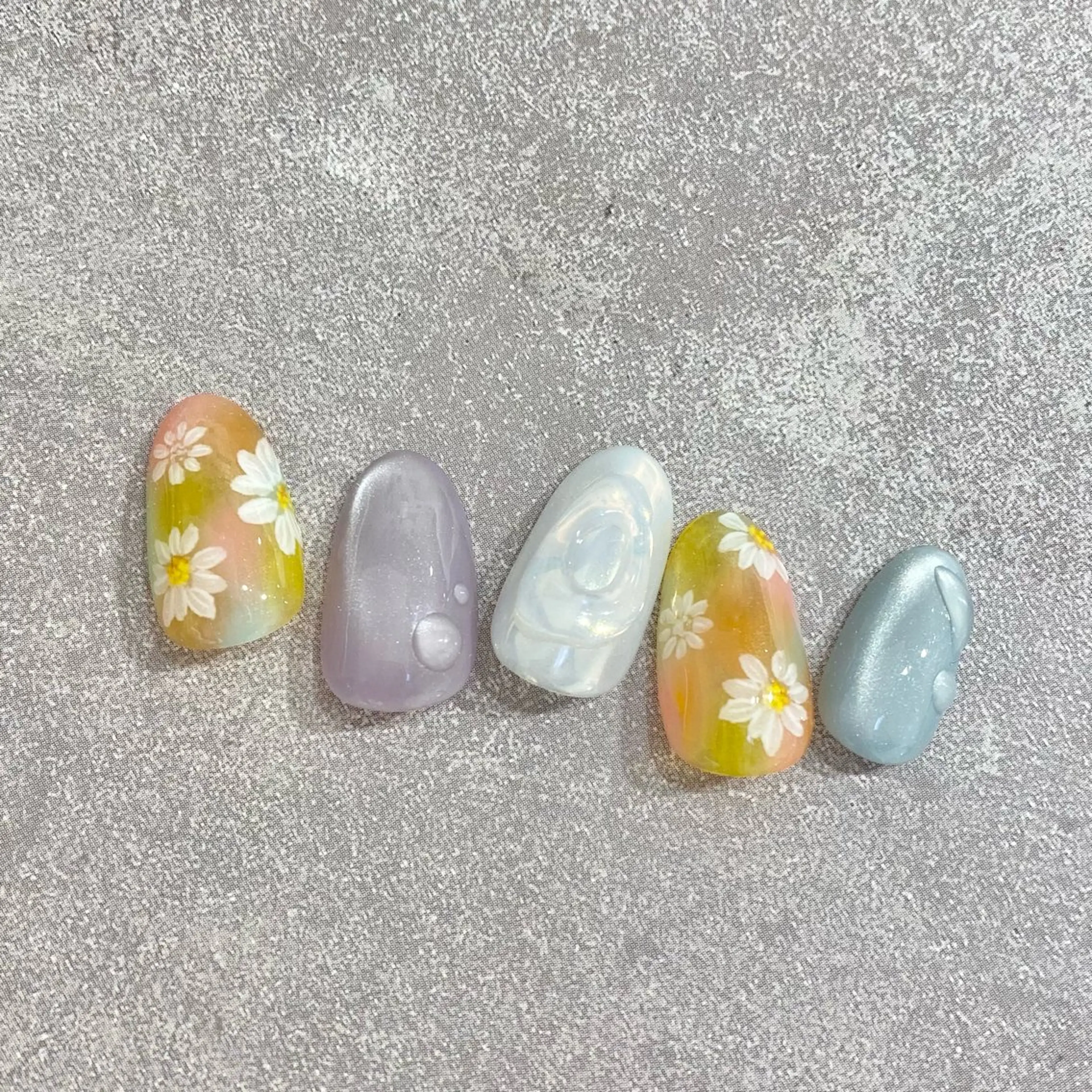 ネイル オーロラネイル 氷ネイル・うるうるネイル マグネットネイル ハンドネイル フジタ エリカのネイルデザイン