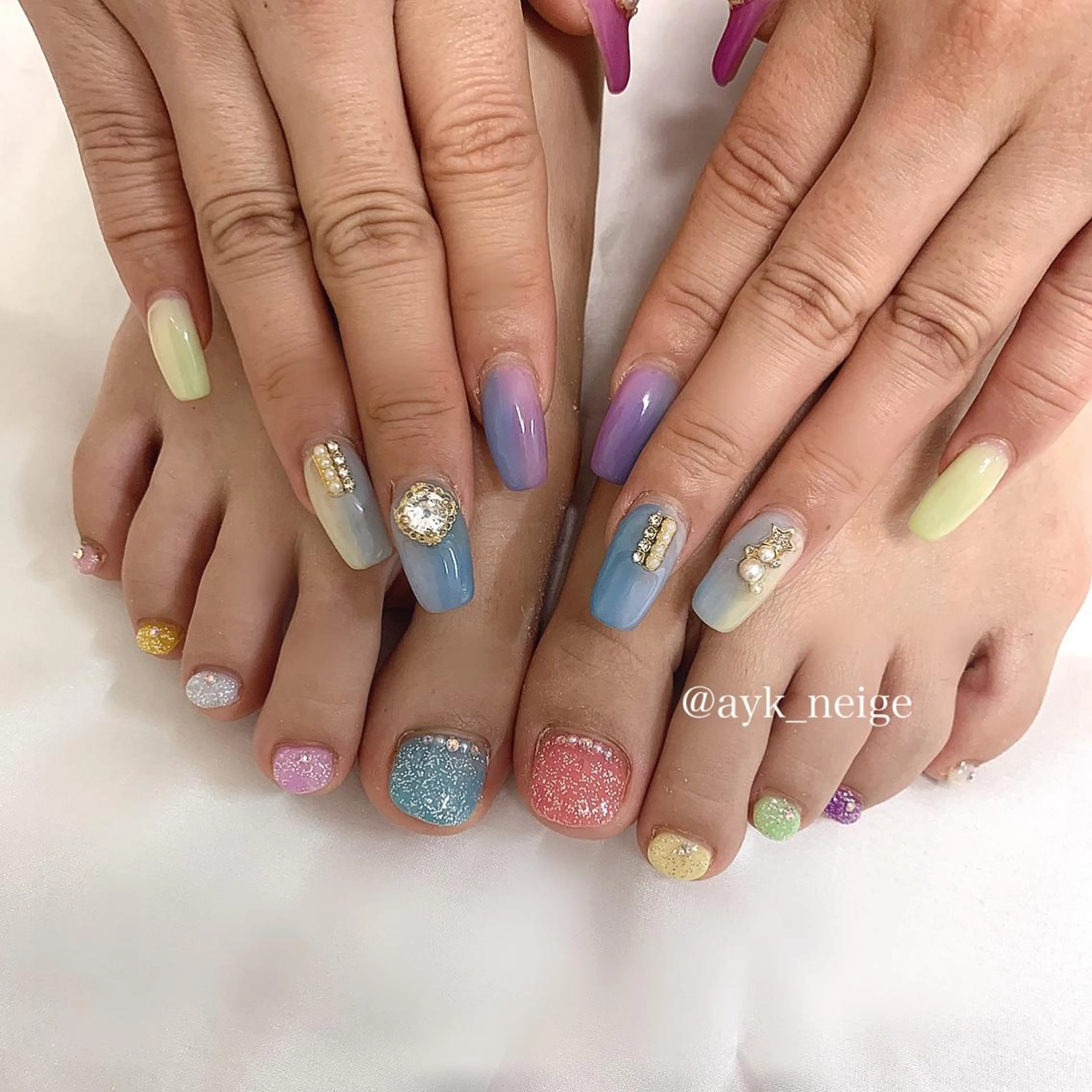 ネイル オーロラネイル フットネイル ハート キラキラネイル 韓国ネイル n'eige nail所属・大谷 綾香のネイルデザイン
