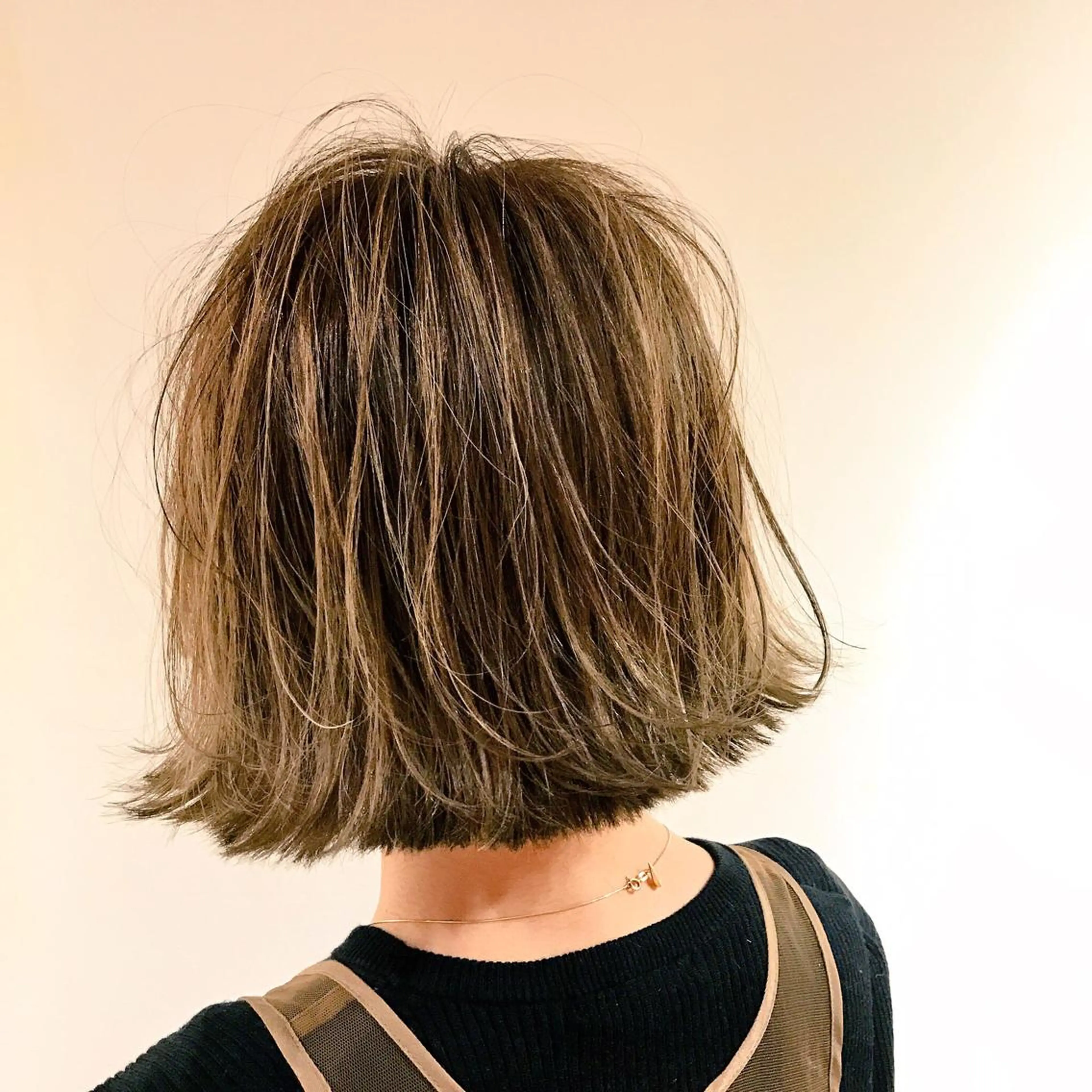 ショート 切りっぱなしボブ ボブ ハイライト こう ちゃんのヘアスタイル