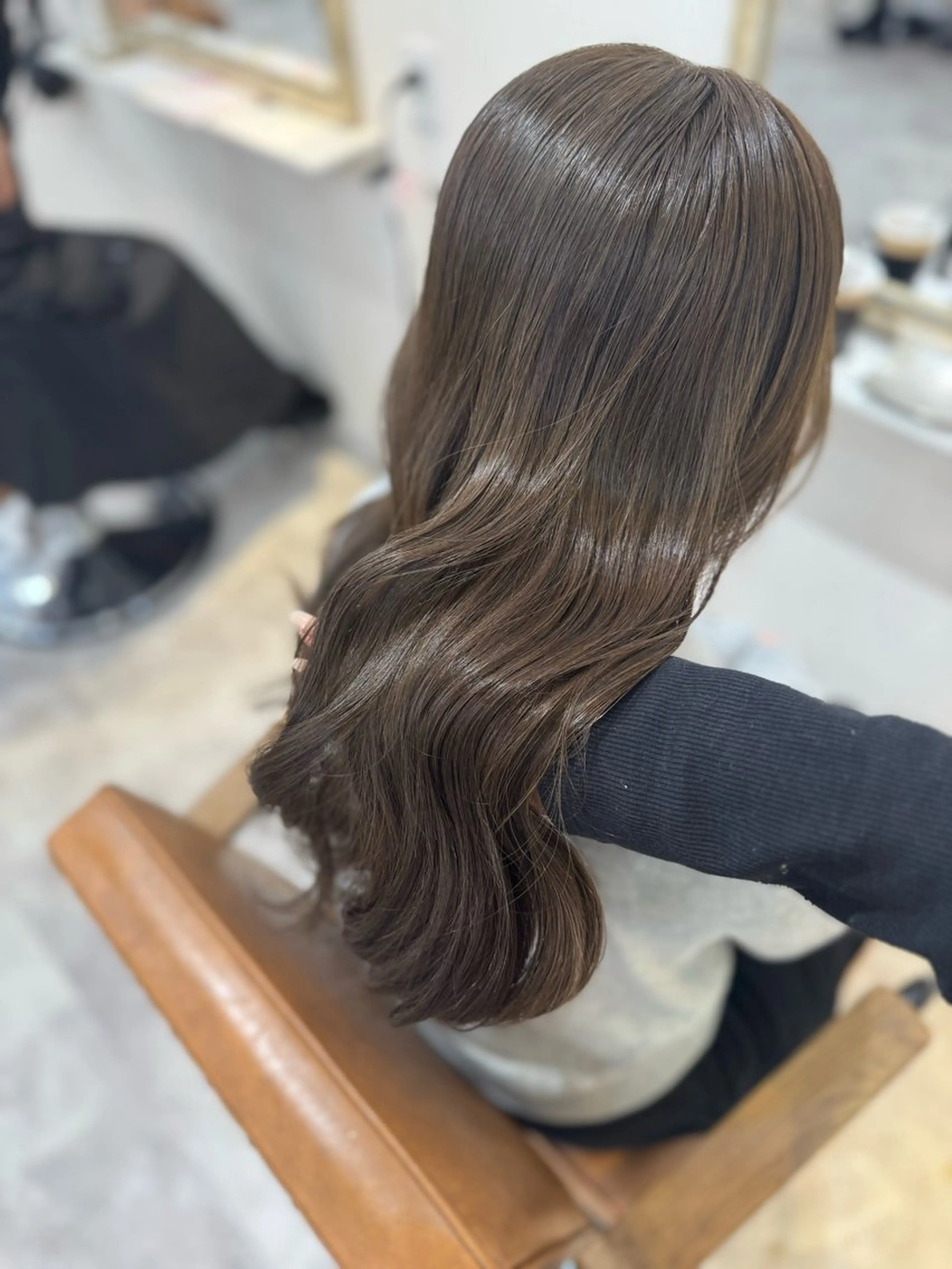 ロング カラー アッシュ アッシュブラウン ベージュカラー 黒髪 ブリーチ ヘアカラー トリートメント 赤み無し柔らかカラー 【梅田】madokaのヘアスタイル