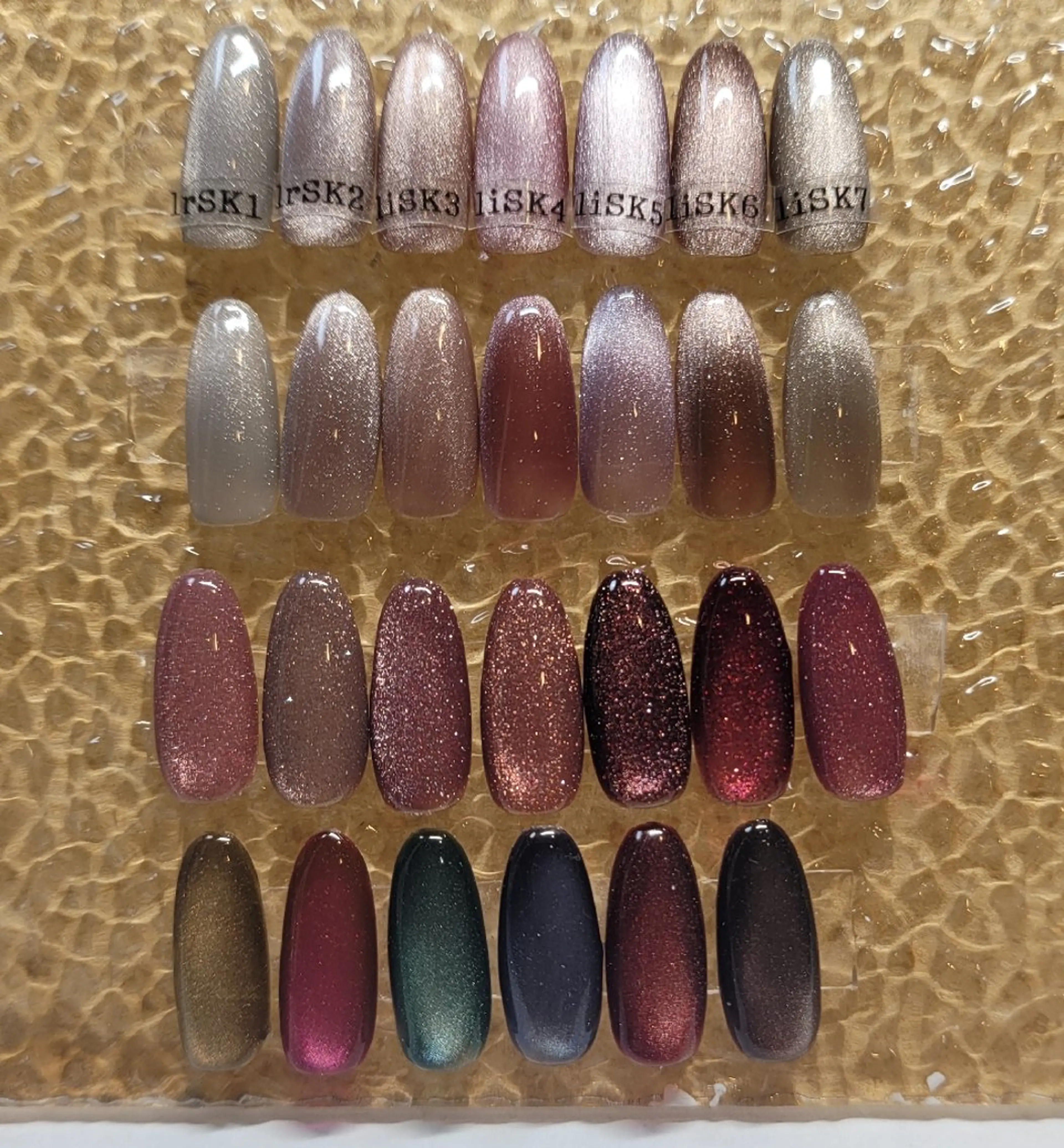 ネイル マグネットネイル Salon-NAKO 🐷shirai🐷のネイルデザイン