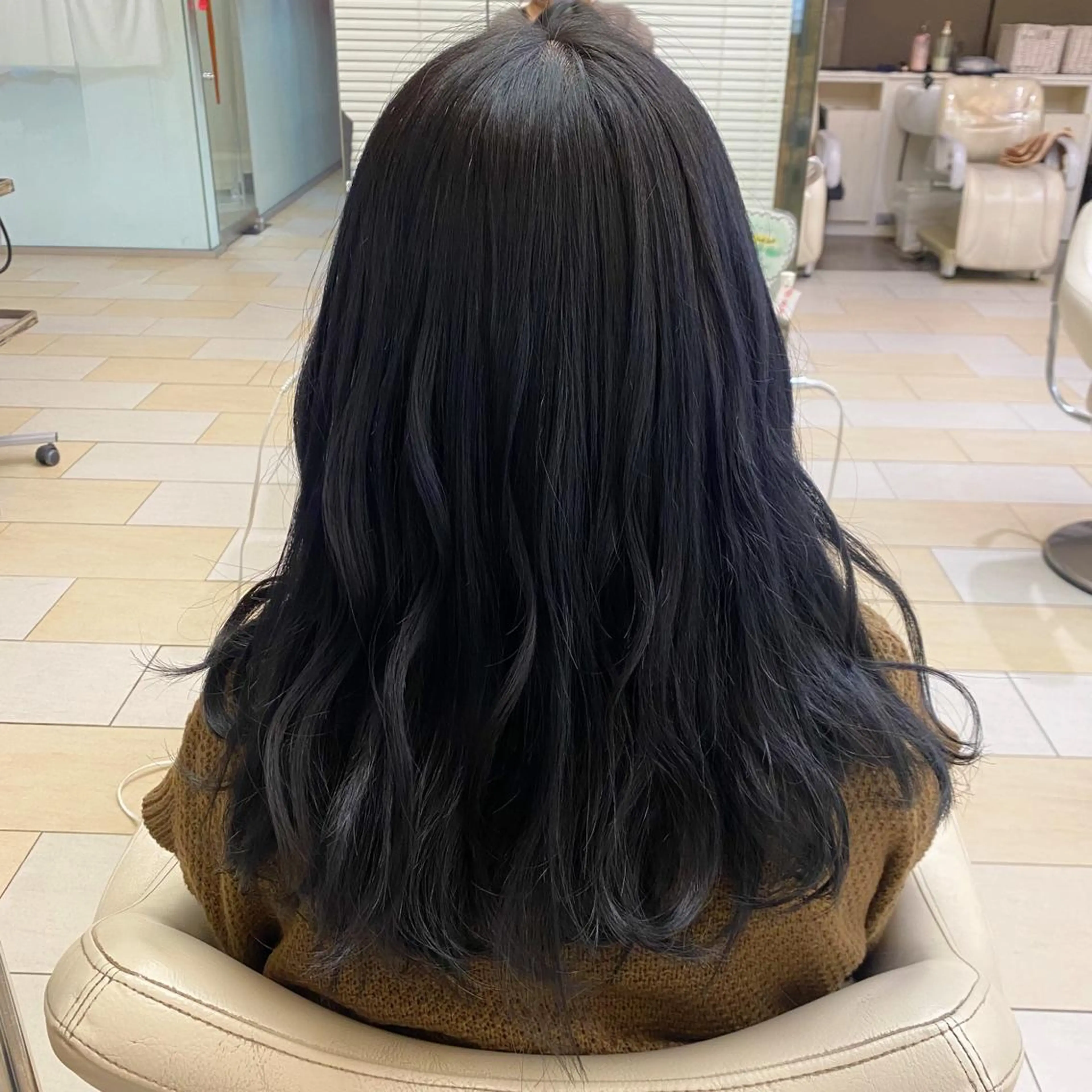 ロング カラー 黒髪 ブルーカラー ブルーブラック 牧 ゆりか𓋈のヘアスタイル