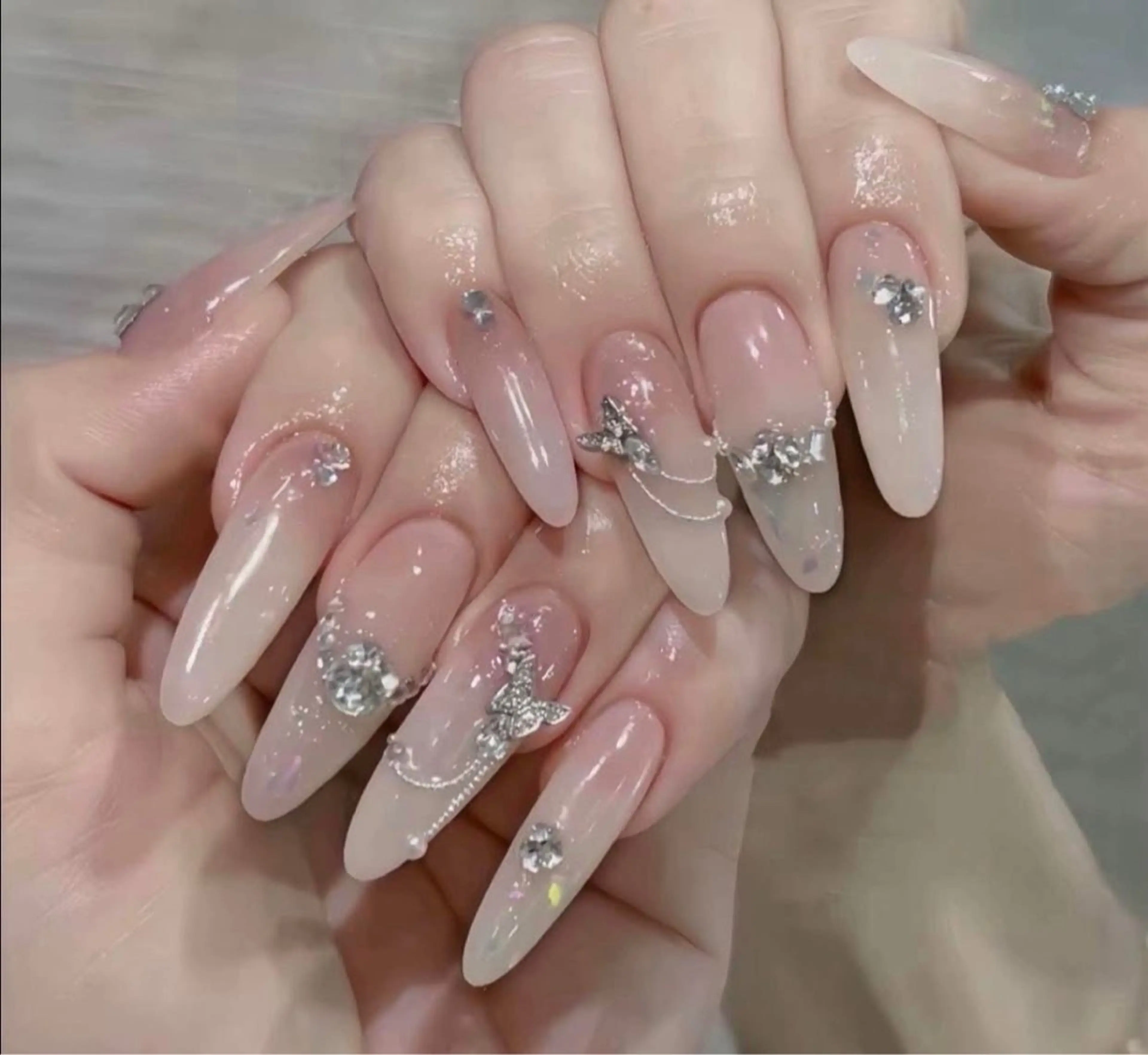 ネイル チークネイル フレンチネイル グラデーション キラキラネイル 韓国ネイル ハンドネイル Minette nailHuongのネイルデザイン