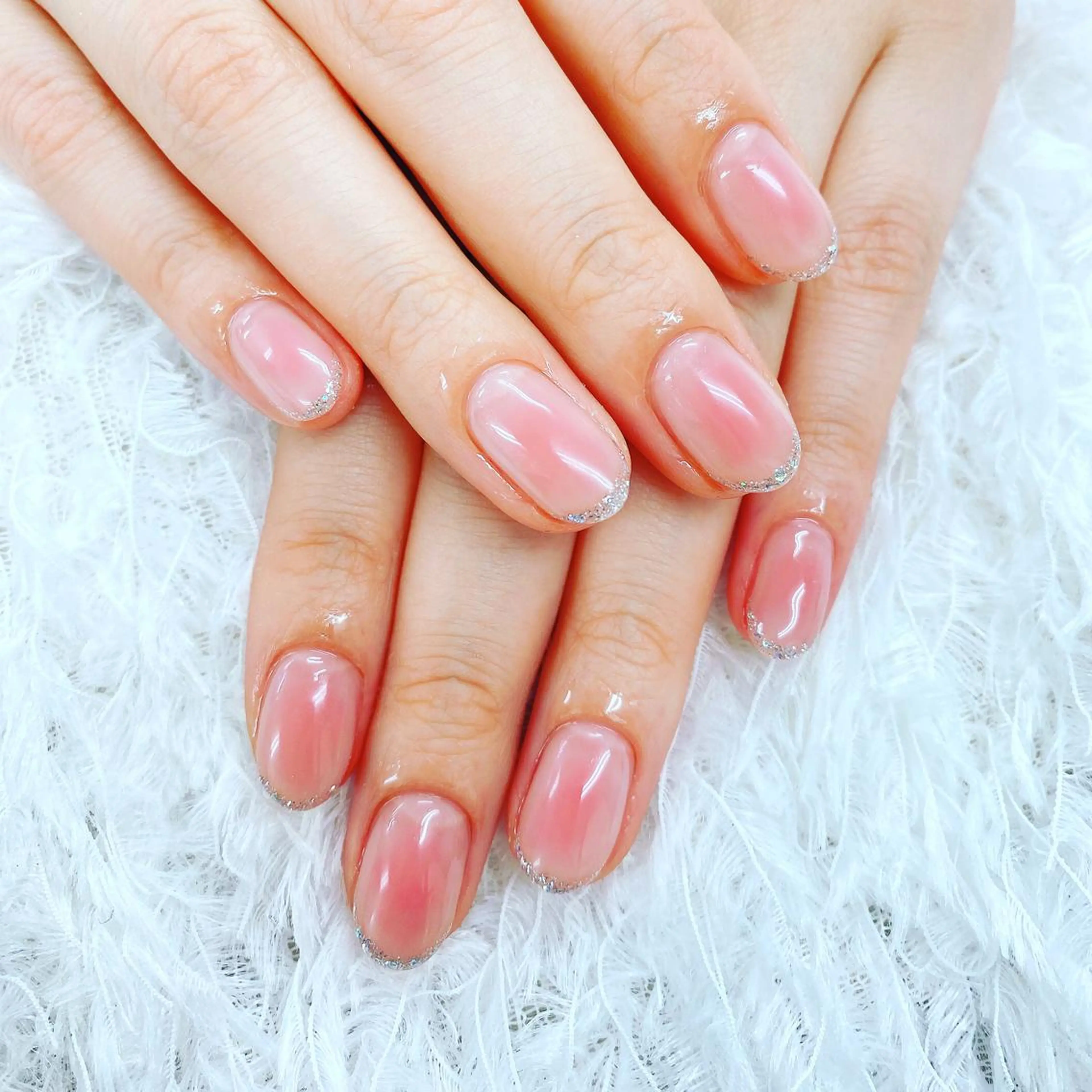 ネイル チークネイル ラメ(グリッター) N._._.claw[エヌクロー]所属・N._._. clawのネイルデザイン