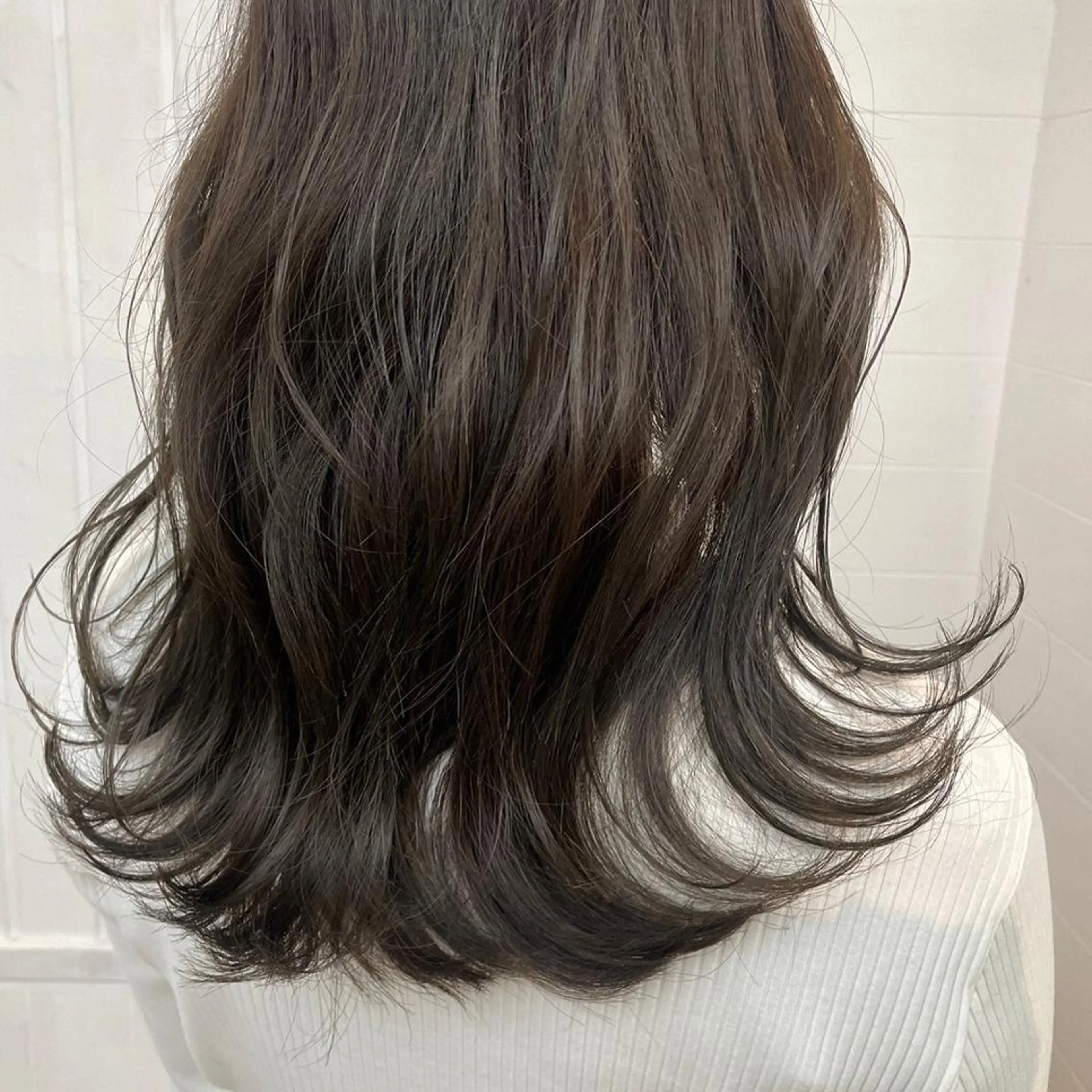 セミロング カラー アディクシーカラー アッシュ バレイヤージュ ミストバング ブリーチ カット ヘアカラー トリートメント N° anfeel 渋谷🪞🫧のヘアスタイル