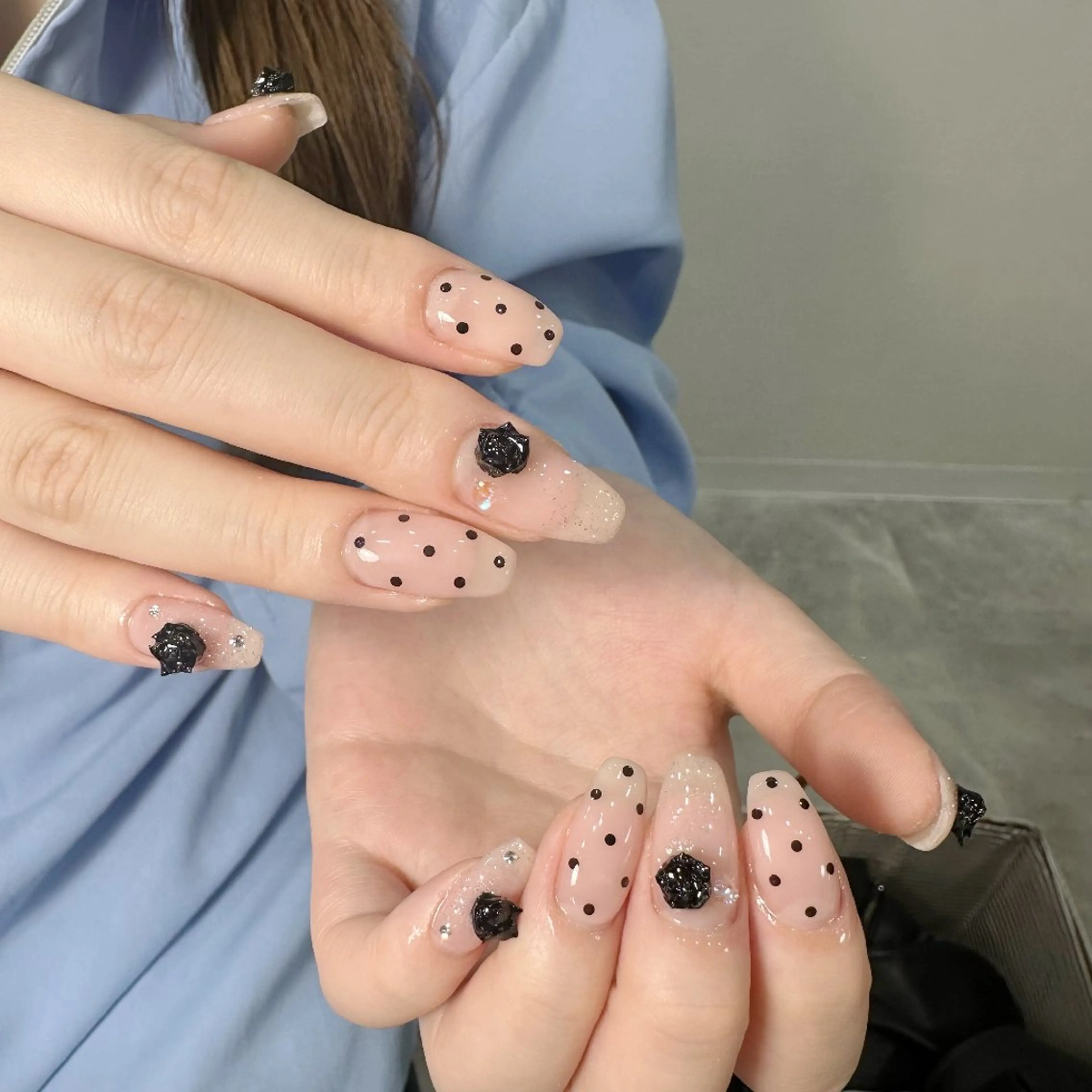ネイル チークネイル 長さ出し フレンチネイル ジェルネイル キラキラネイル ハンドネイル UM Nail Salonのネイルデザイン
