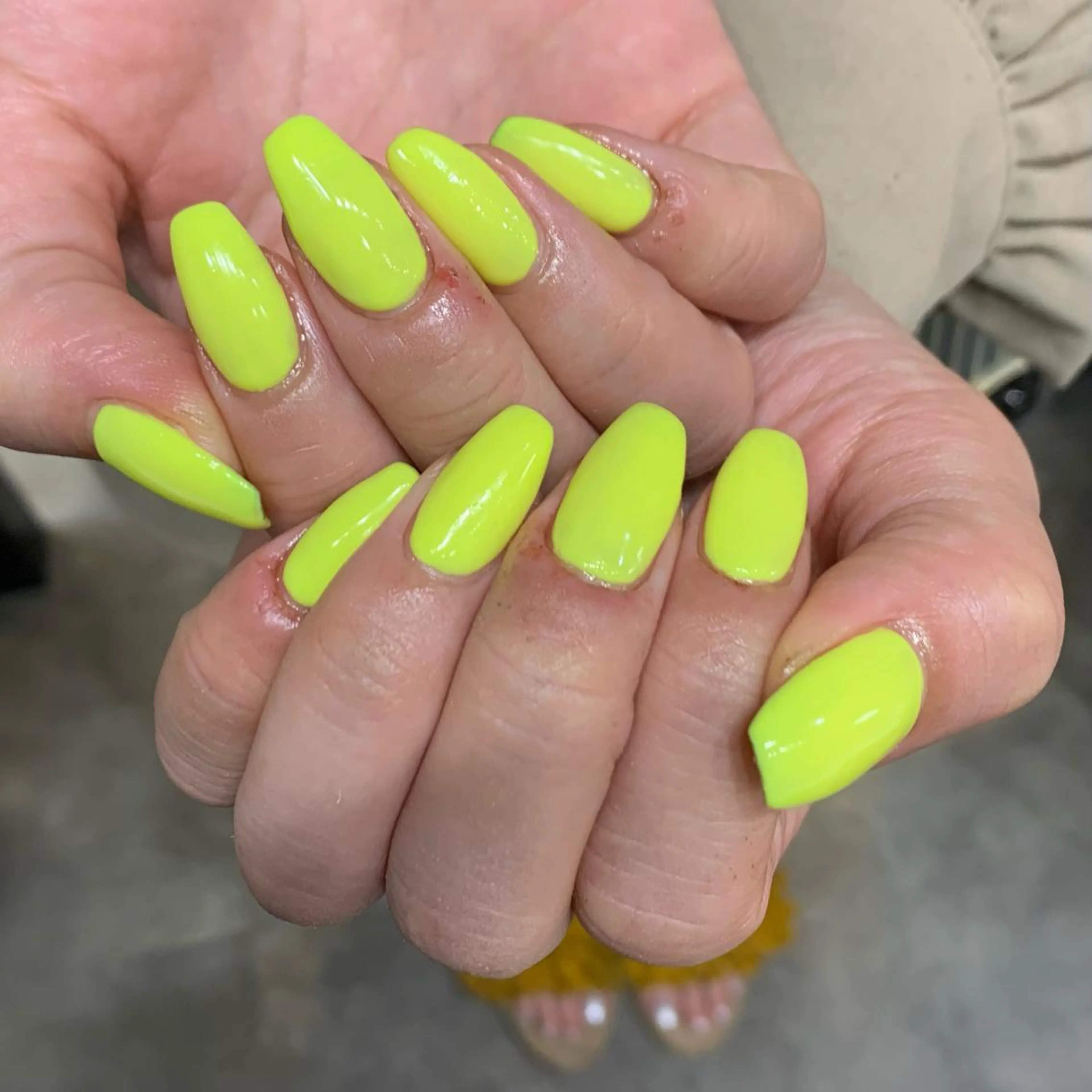 ネイル ジェルネイル パラジェル 黄色 YUKIMO🍎名駅 /ニュアンスのネイルデザイン