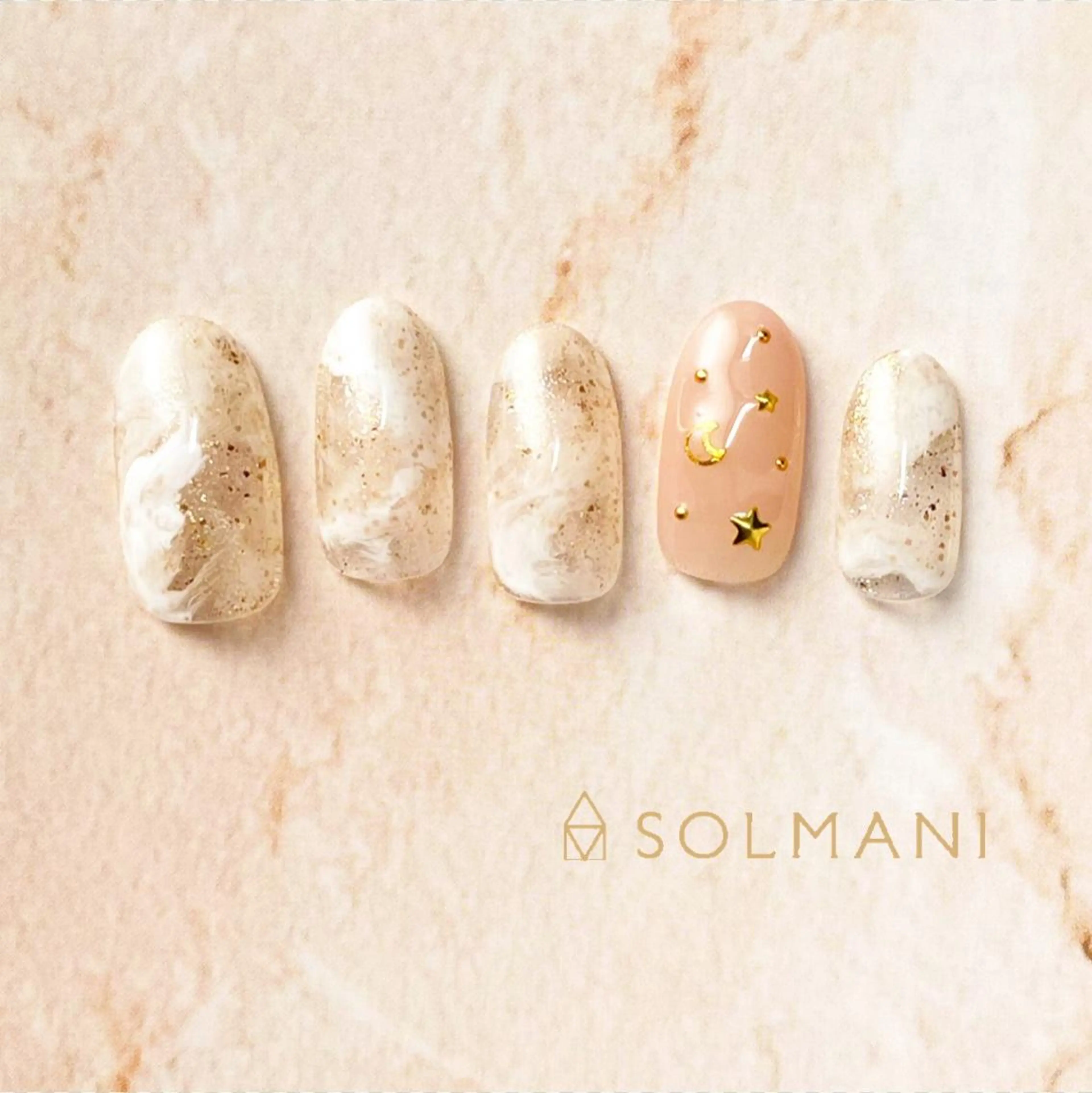 ネイル ニュアンスネイル SOLMANI 予約担当のネイルデザイン