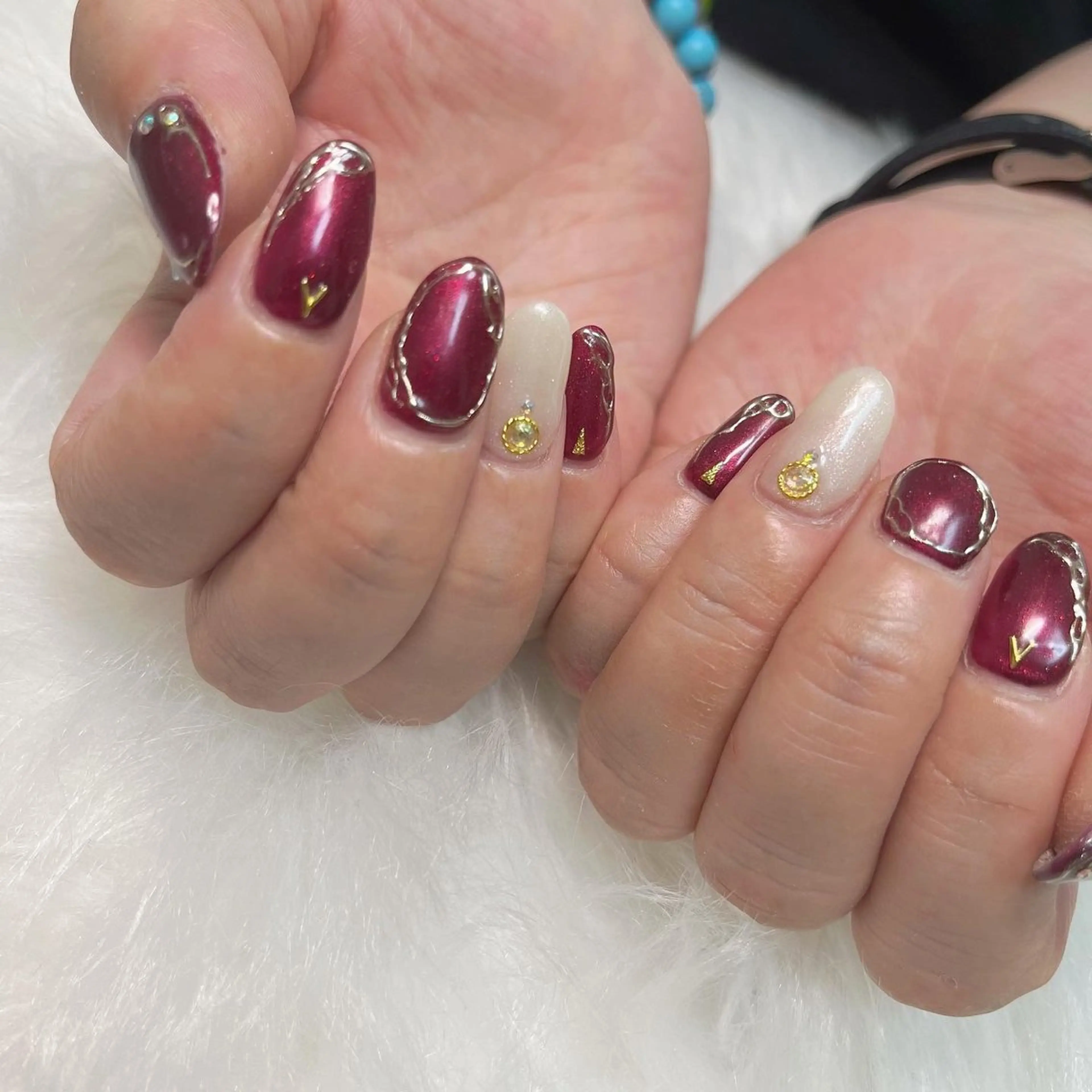 ネイル ボルドー ミラーネイル プライベートサロン M.🤍Maeのその他イメージ