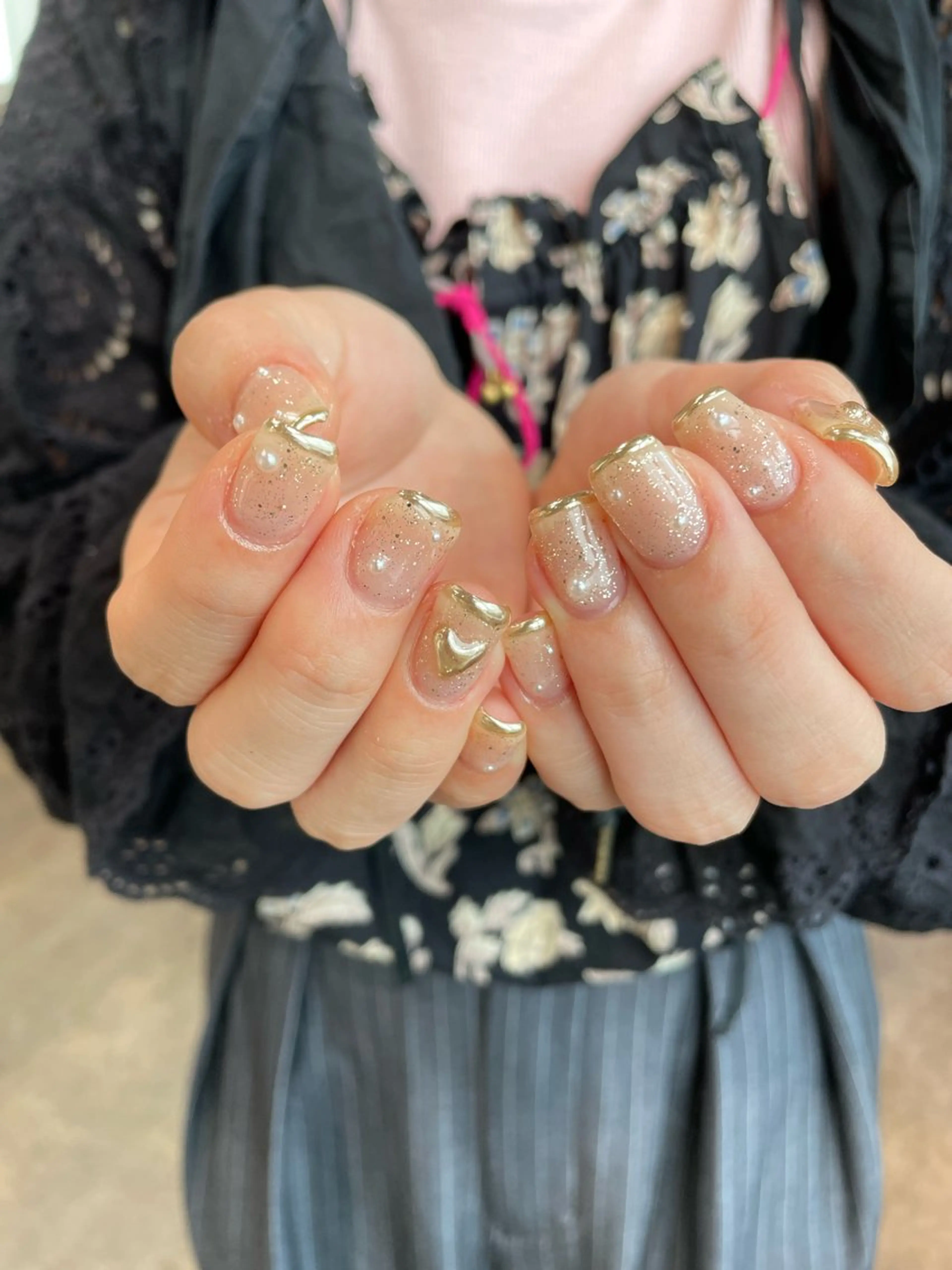 ネイル ゴールド ラメ(グリッター) ハンドネイル ナチュラル透明感🌱 小山美樹子のヘアスタイル