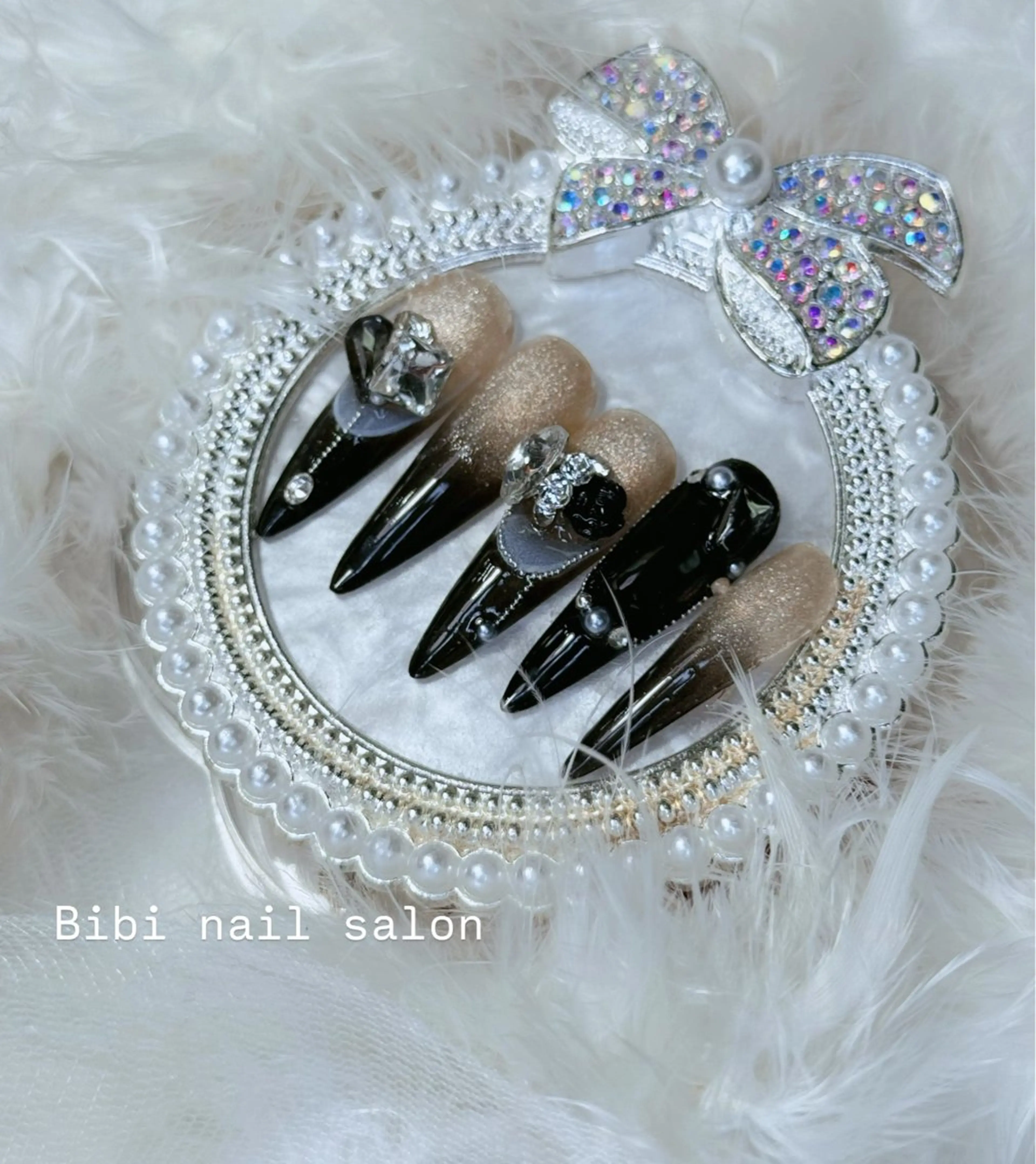 ロング ハンドネイル Bibi beauty spa Osaka所属・Chann Channのネイルデザイン