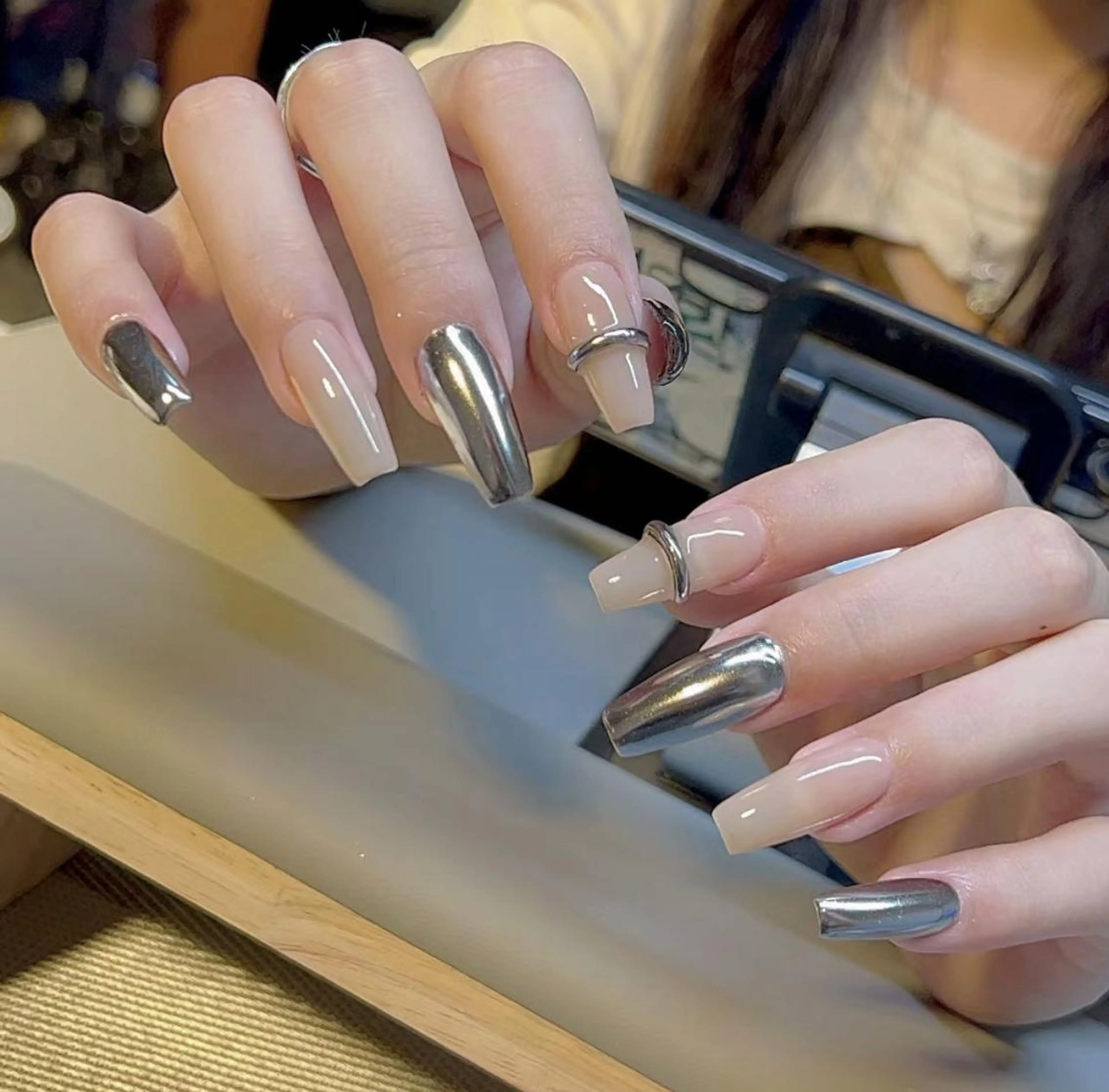 ネイル アートネイル 長さ出し ネイルチップ Queens momoのネイルデザイン