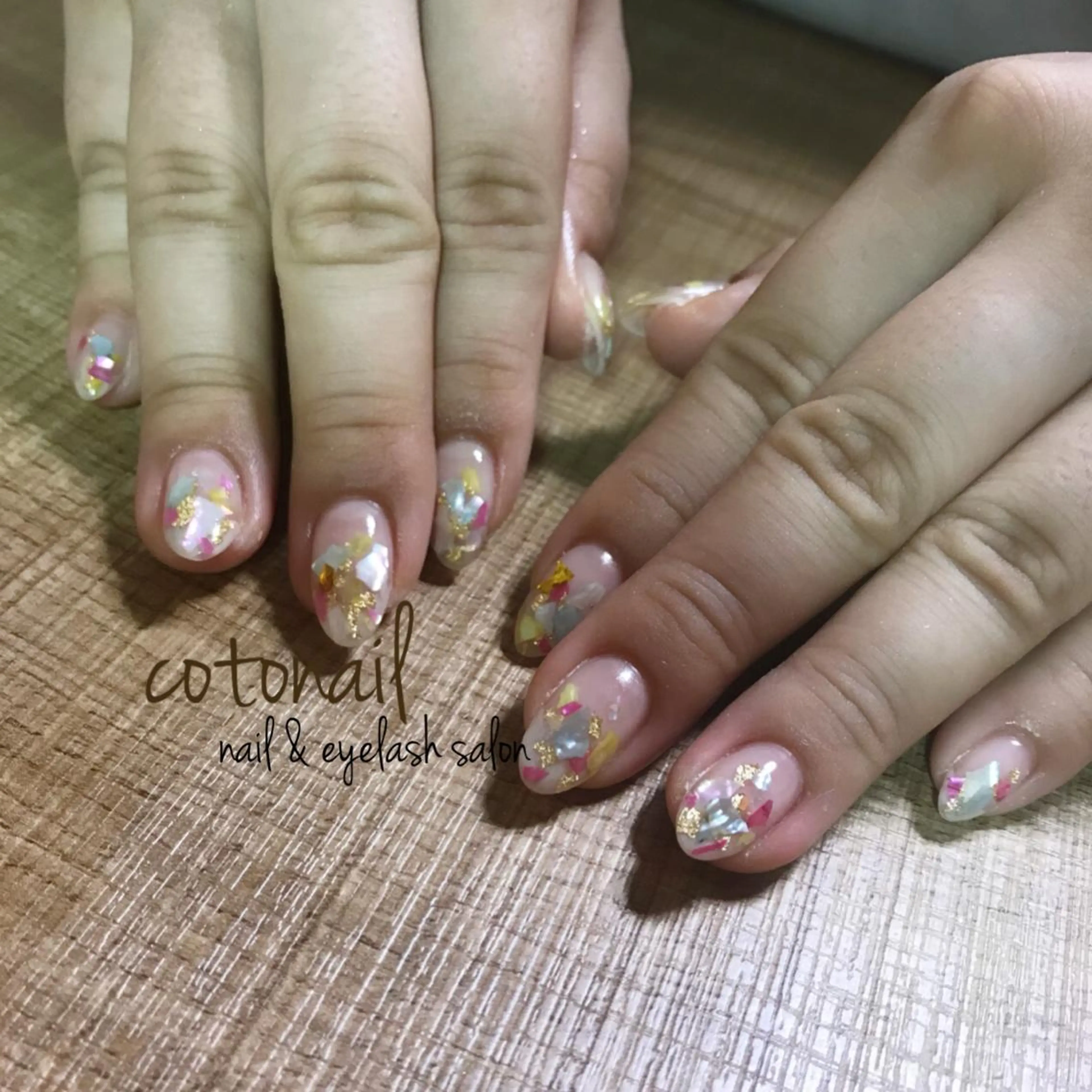 ミディアム ネイル アートネイル ハンドネイル ツメトマツゲ .のネイルデザイン