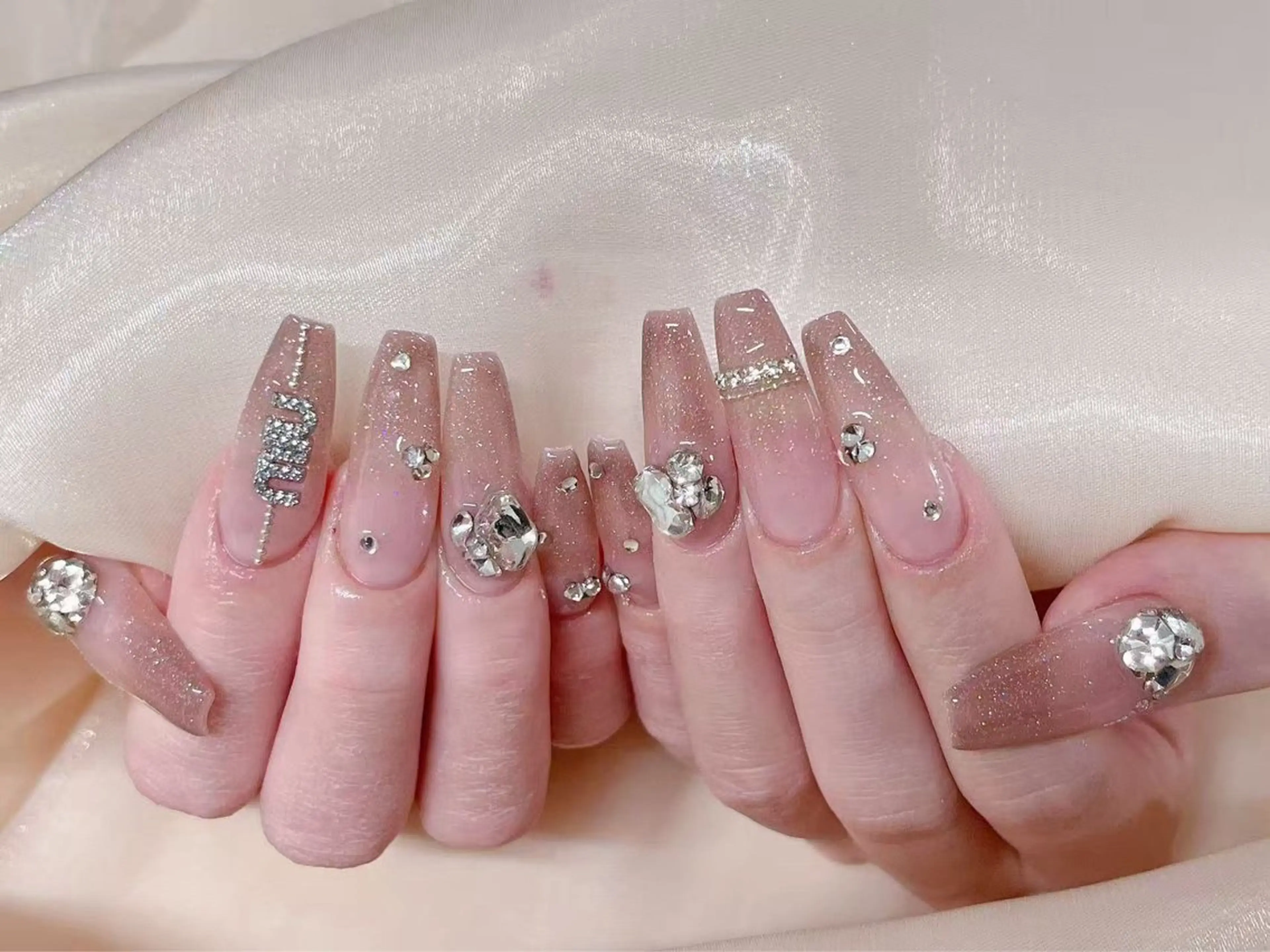 ネイル LR.ONE リナのネイルデザイン