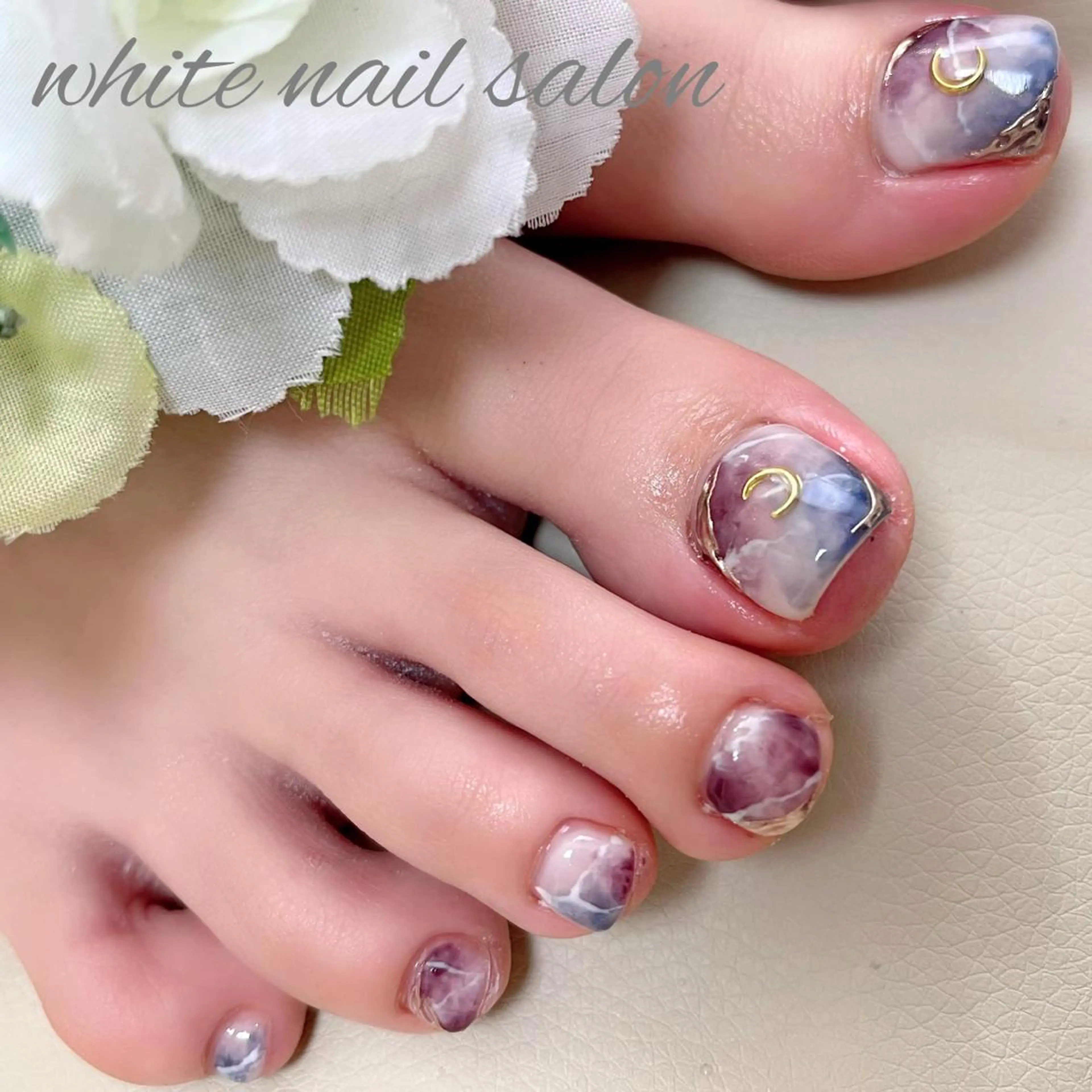 ネイル フットネイル ジェルネイル ハードジェル ラメ(グリッター) 持ち込み フットネイル white nail salonのネイルデザイン