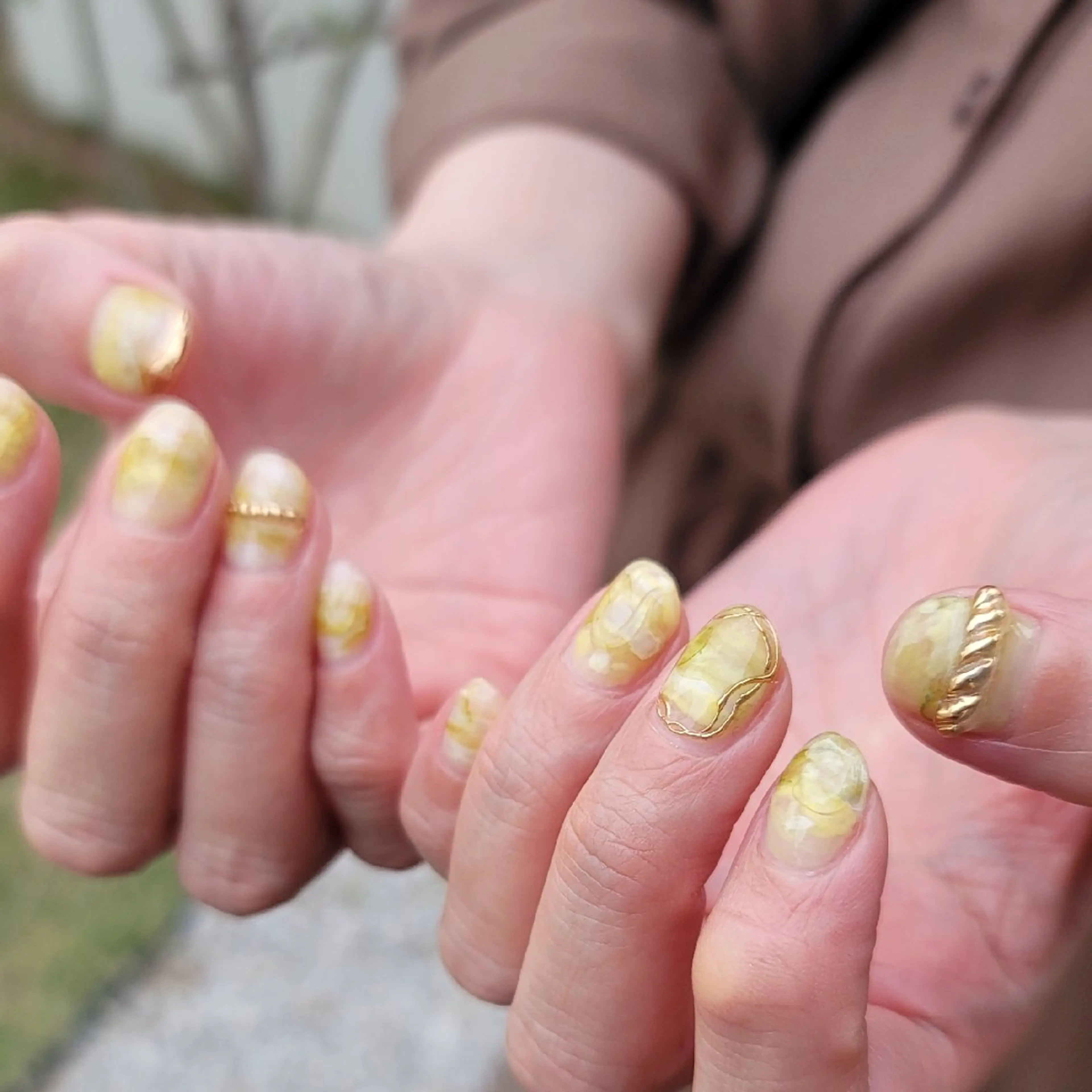 ネイル グリーン ハンドネイル 🌲🌳🚪iiit o🌲🌳🌲のネイルデザイン