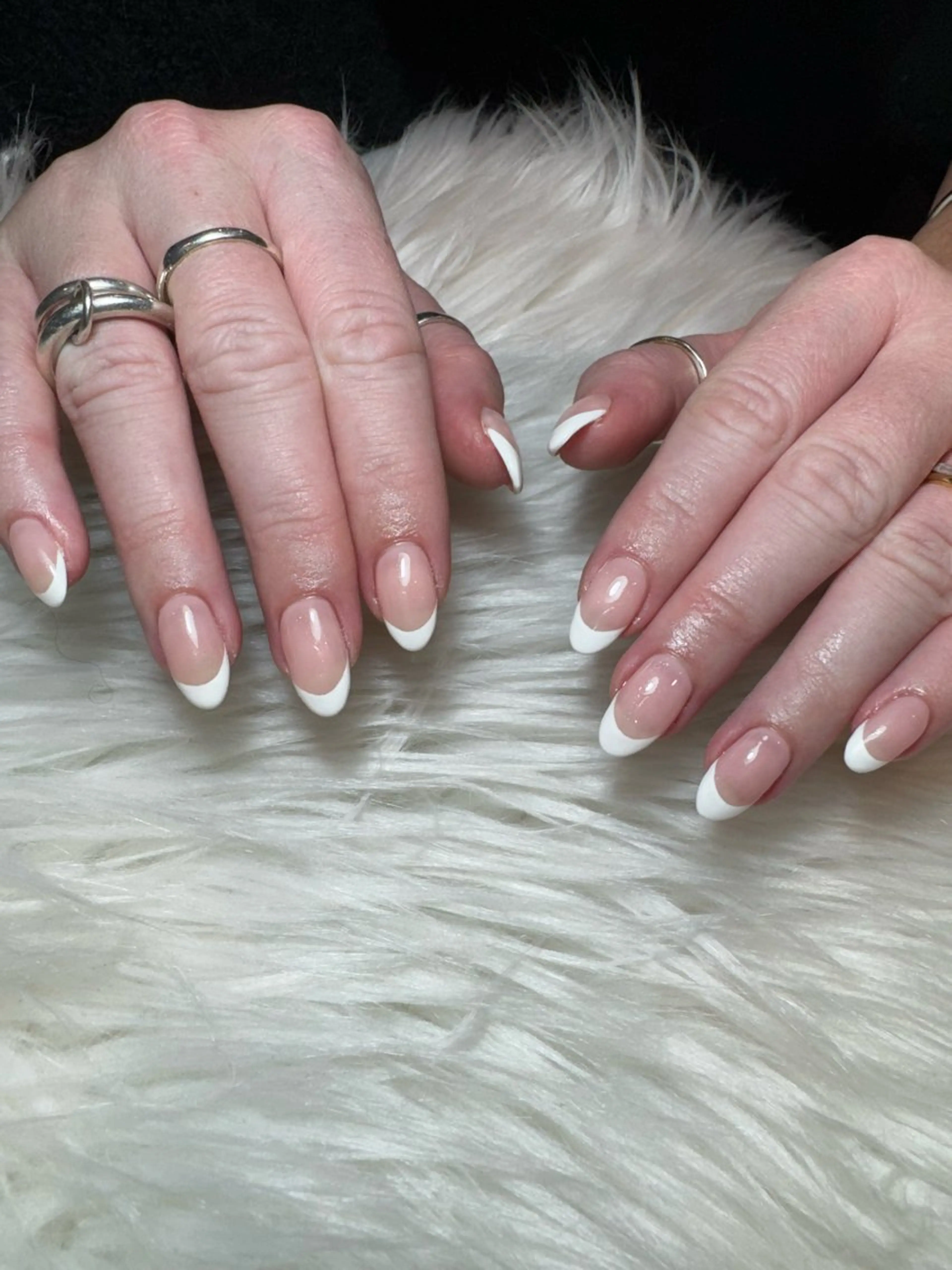 フレンチ/カラグラネイル🤍の写真