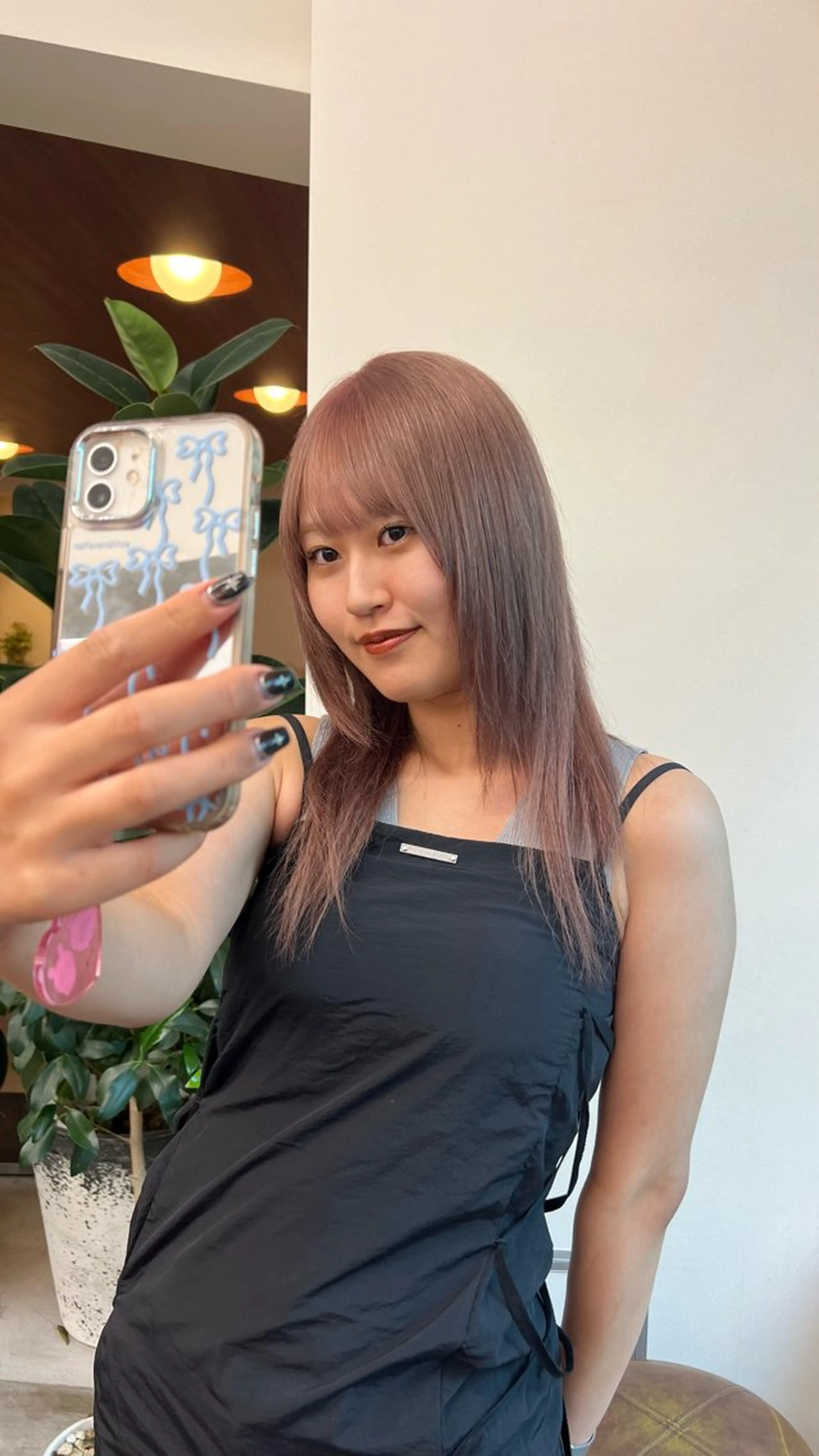 セミロング カラー ヘアカラー トリートメント Garland 表参道所属・ミディアムレイヤー/ 艶カラー🎀　emiのヘアスタイル