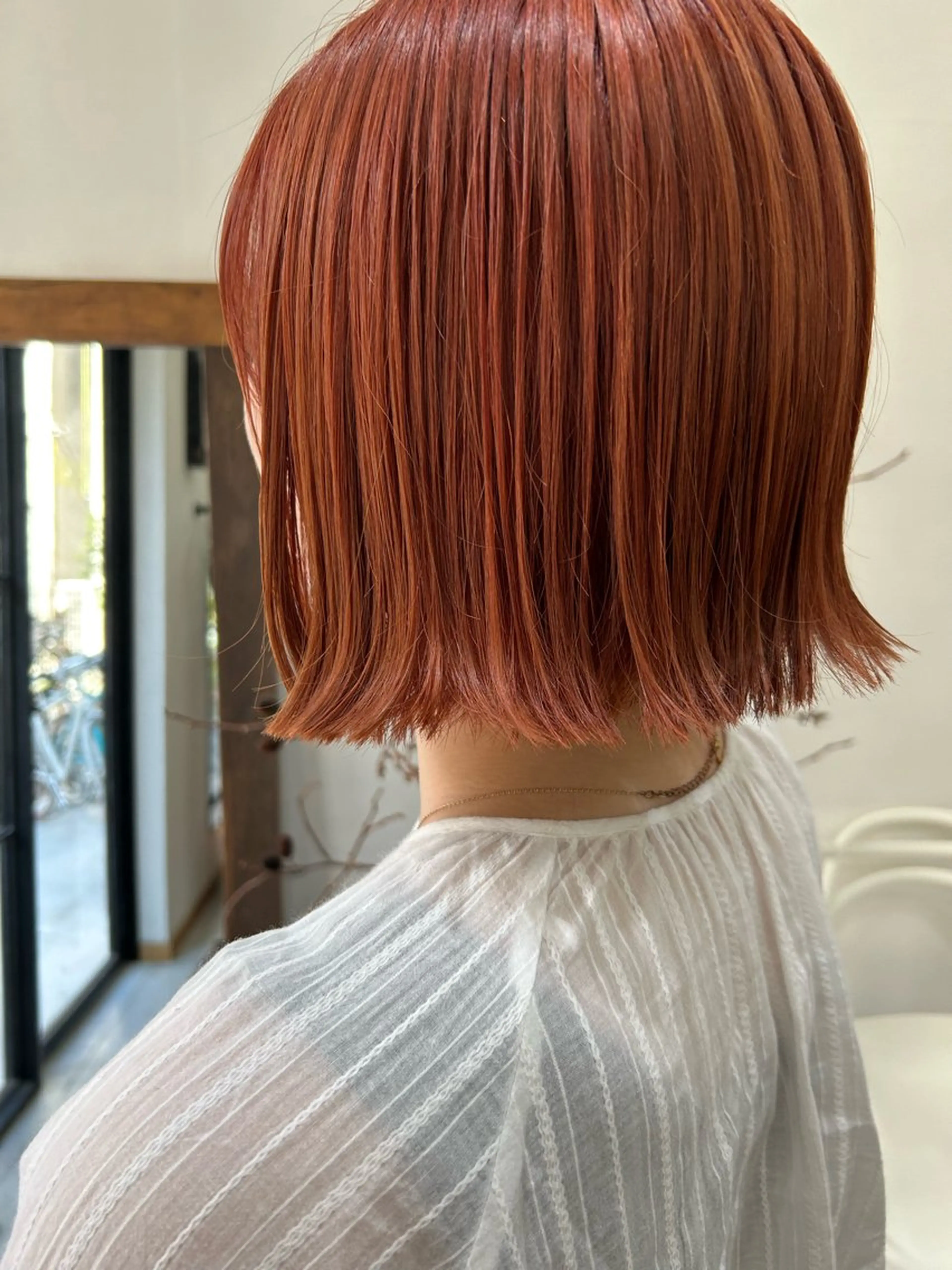 ショート 切りっぱなしボブ ボブ カット ヘアカラー なつめ🐶ショート ベージュカラーのヘアスタイル