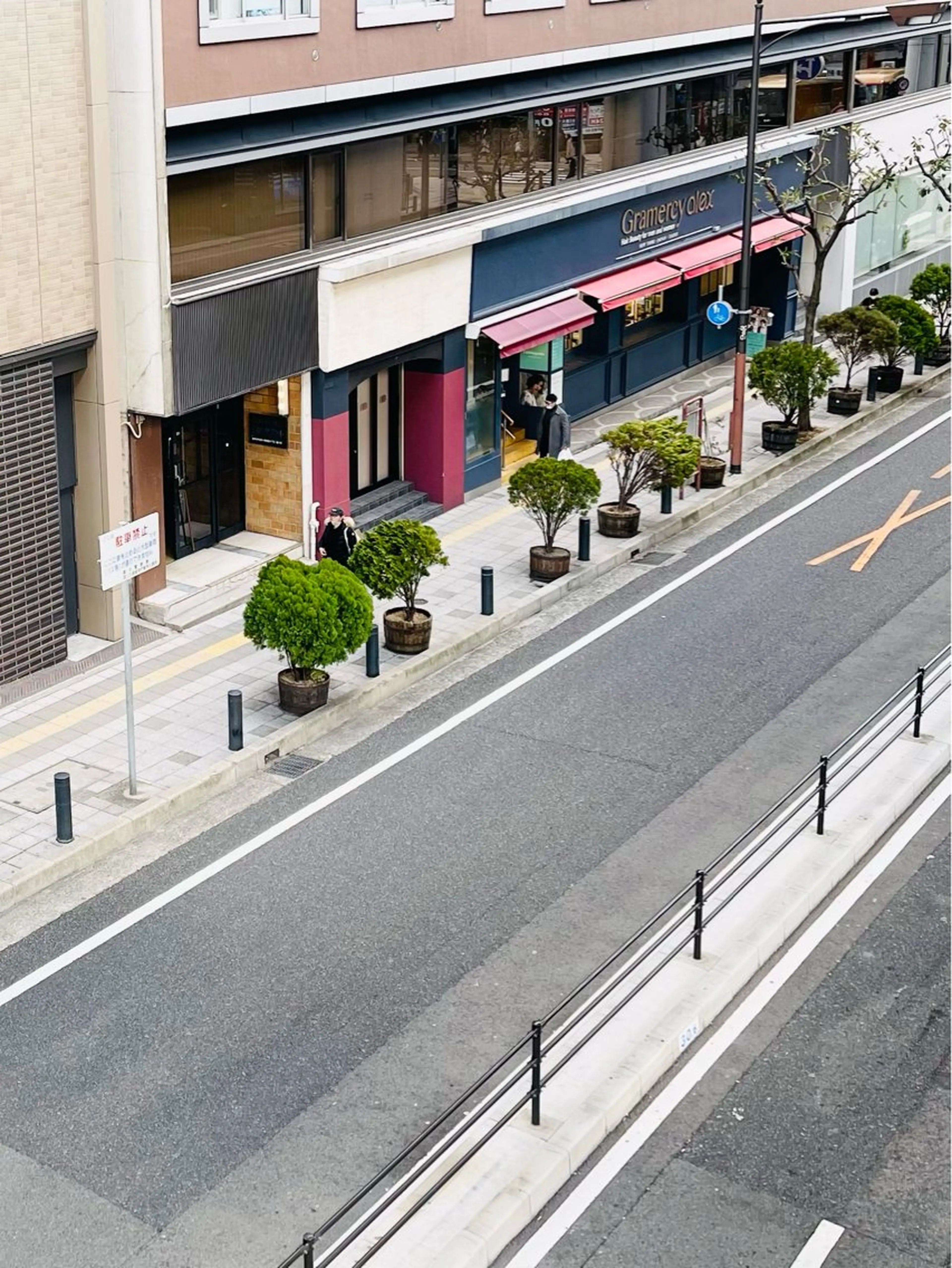 パラジェル専門店　認定サロンMILK USAGI三宮店所属・石堂 香のネイルデザイン