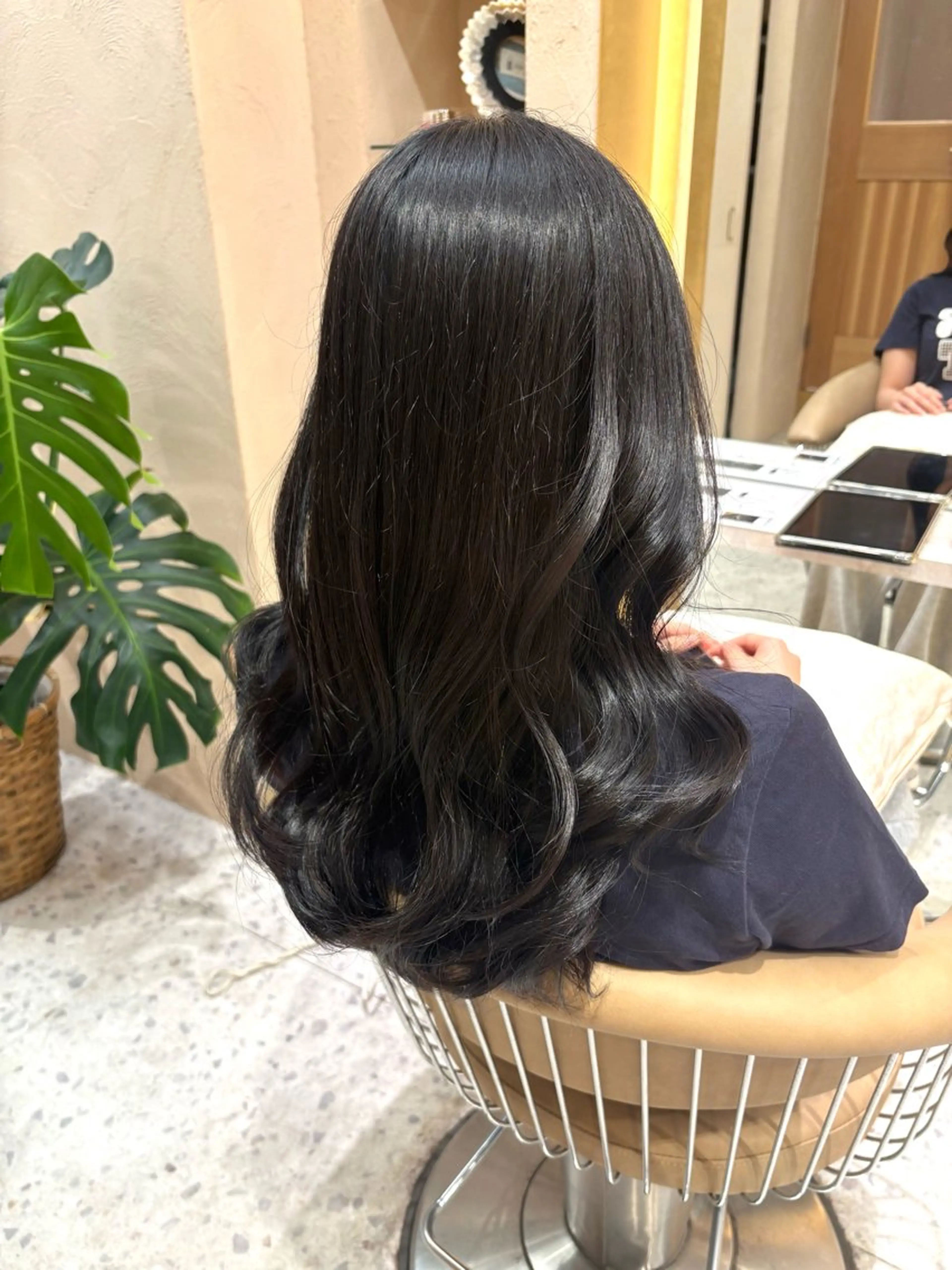 ロング ヘアカラー トリートメント Kanami/韓国風 /艶カラーのヘアスタイル