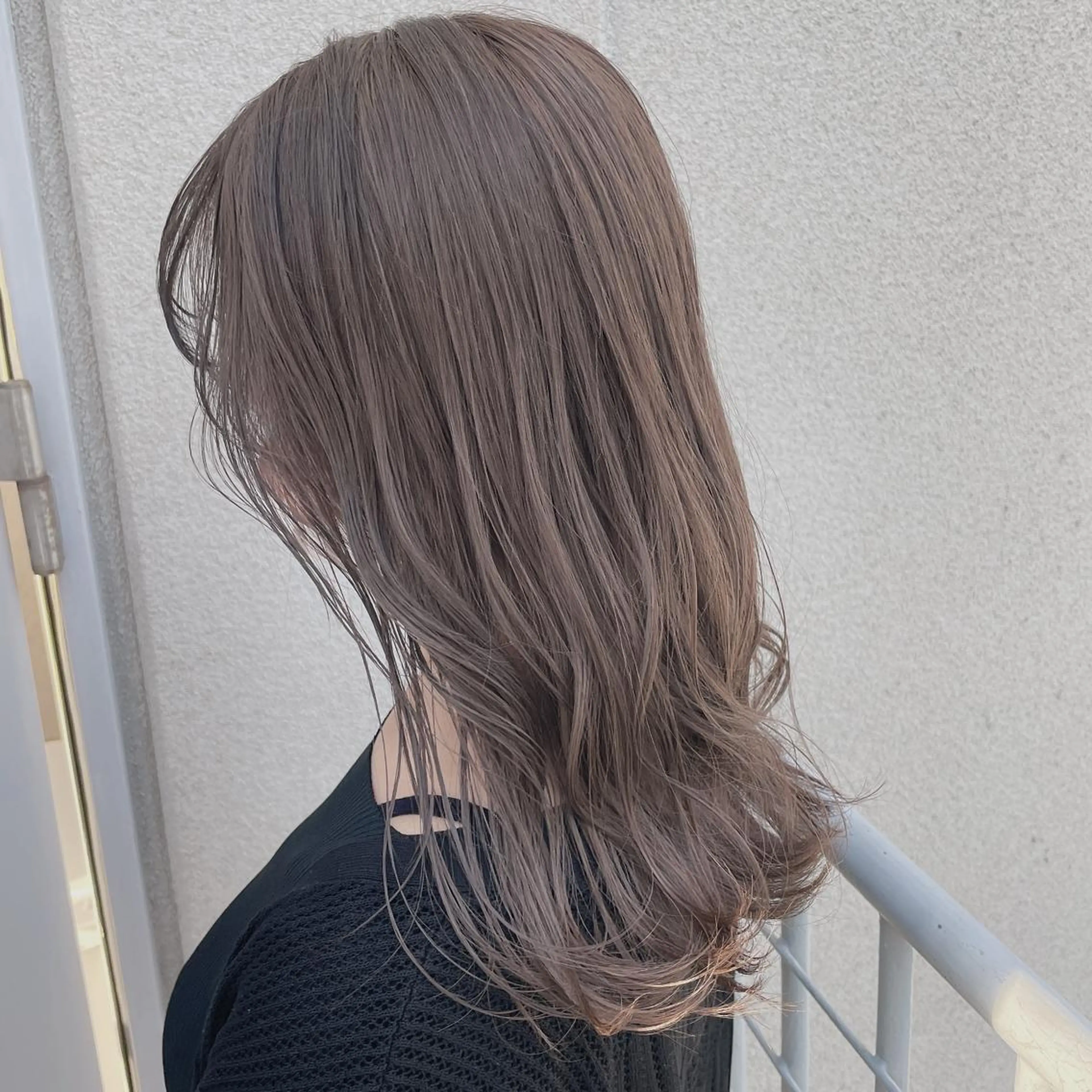 ミディアム カラー 韓国レイヤー 似合わせカラーのヘアスタイル