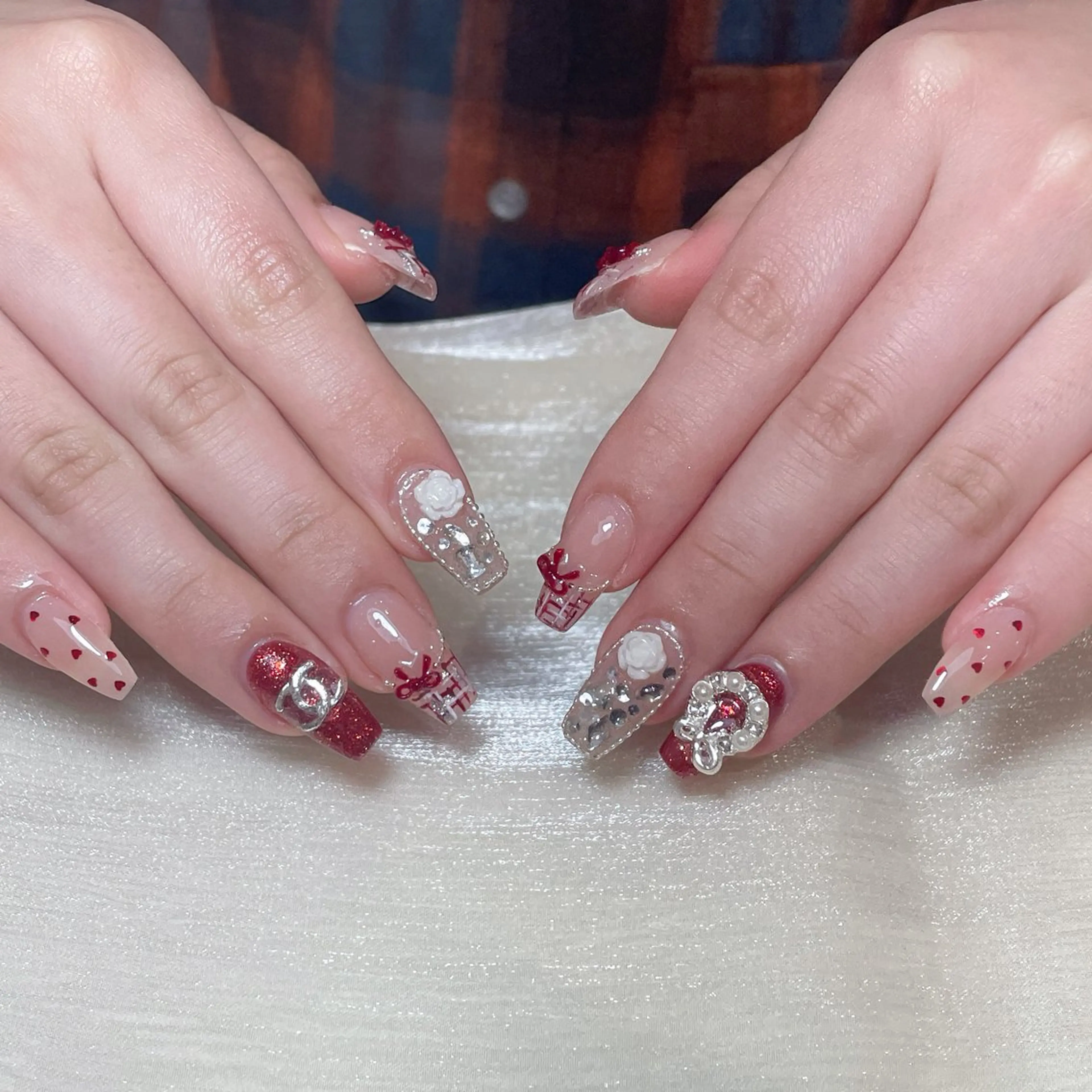 ネイル アートネイル オーロラネイル キラキラネイル 韓国ネイル マグネットネイル ハンドネイル ハンドケア Plenty 💞のネイルデザイン