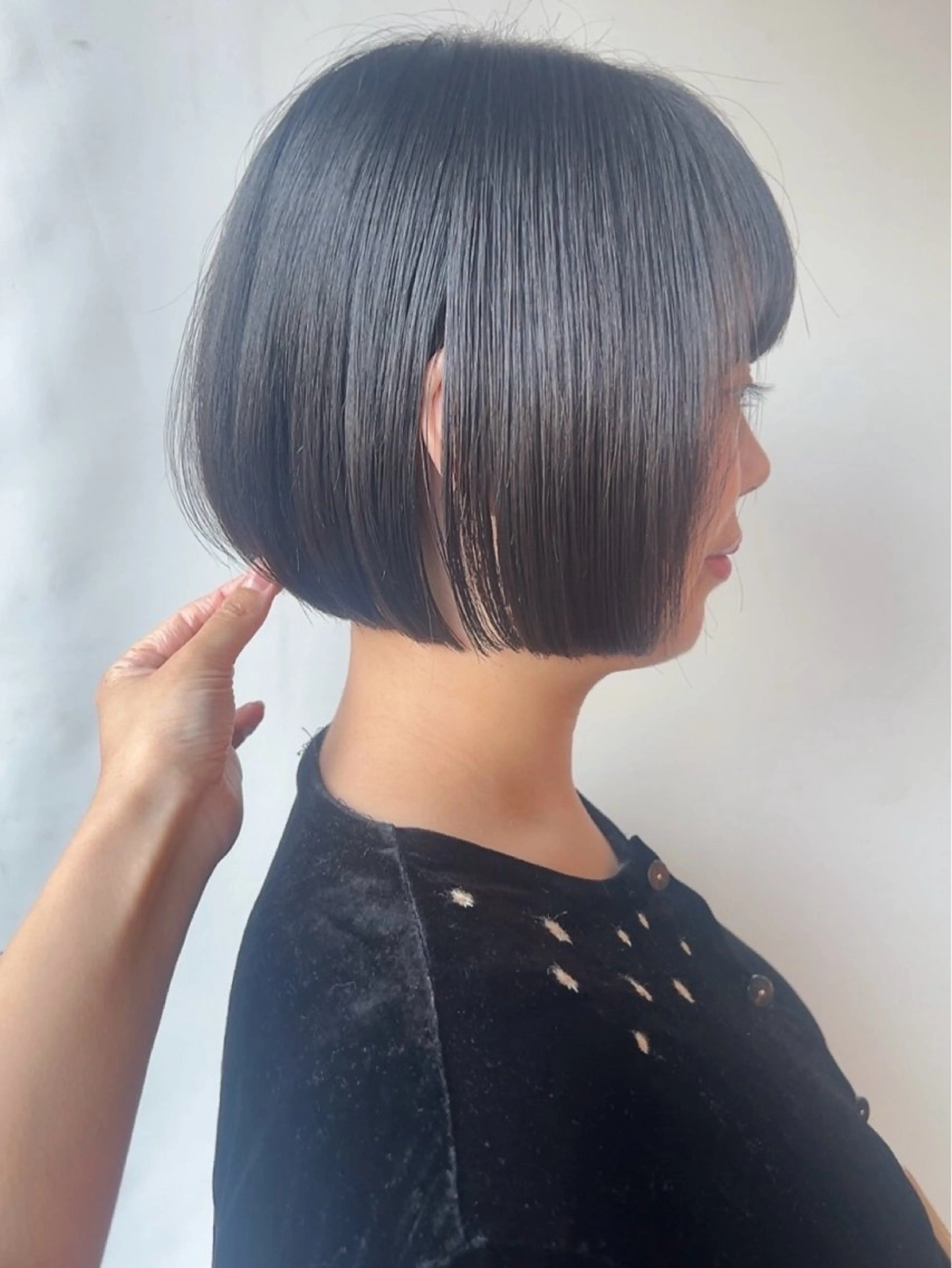 ショート ボブ morio from london所属・松岡彩華 ボブ /グレージュのヘアスタイル