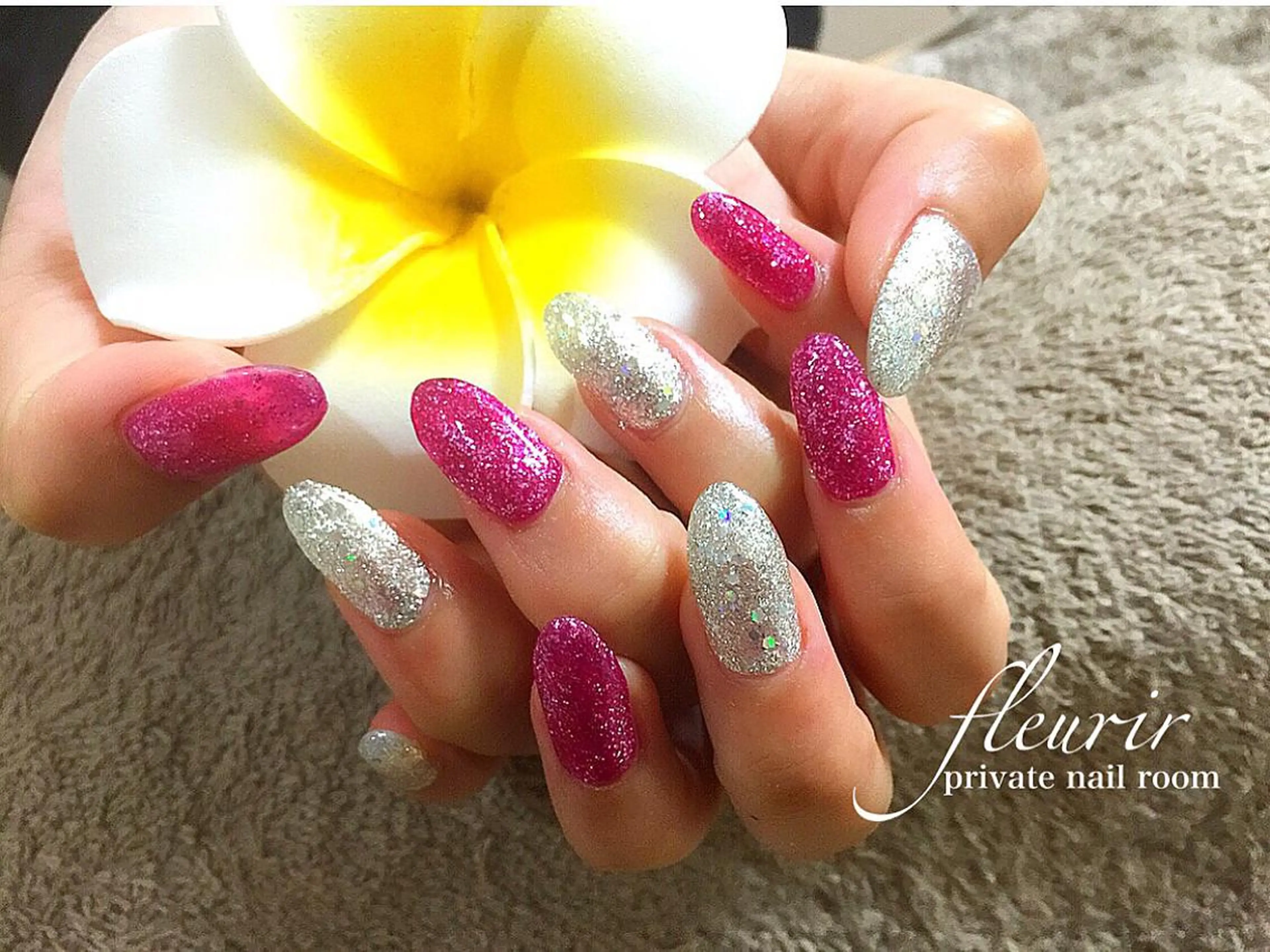 ミディアム ネイル キラキラネイル ラメ(グリッター) シルバー フルリール 【プライベートサロンのネイルデザイン