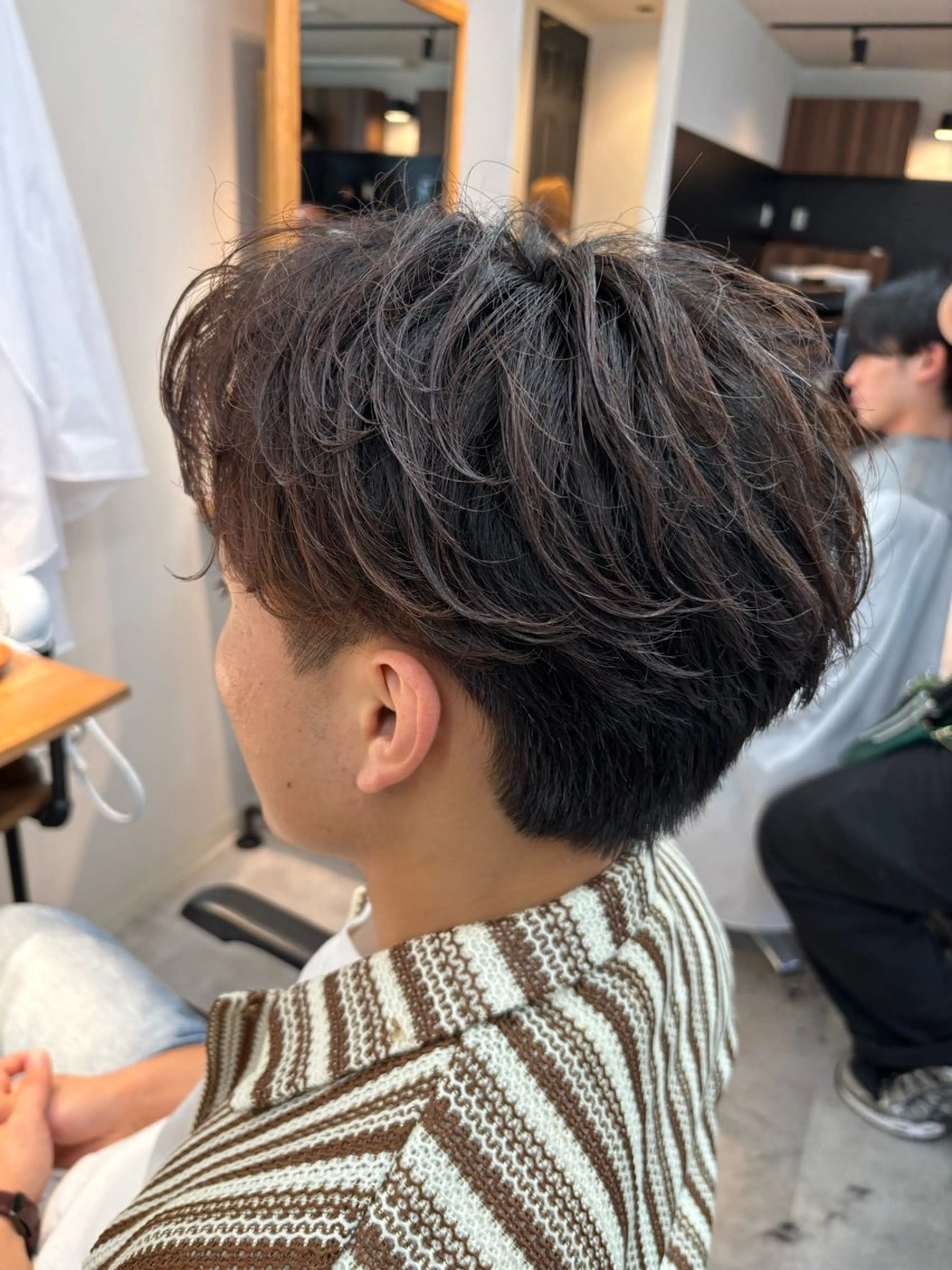 パーマ メンズ フェザーパーマ メンズパーマ カット パーマ フェザーパーマ/韓国 /メンズカット保立のヘアスタイル