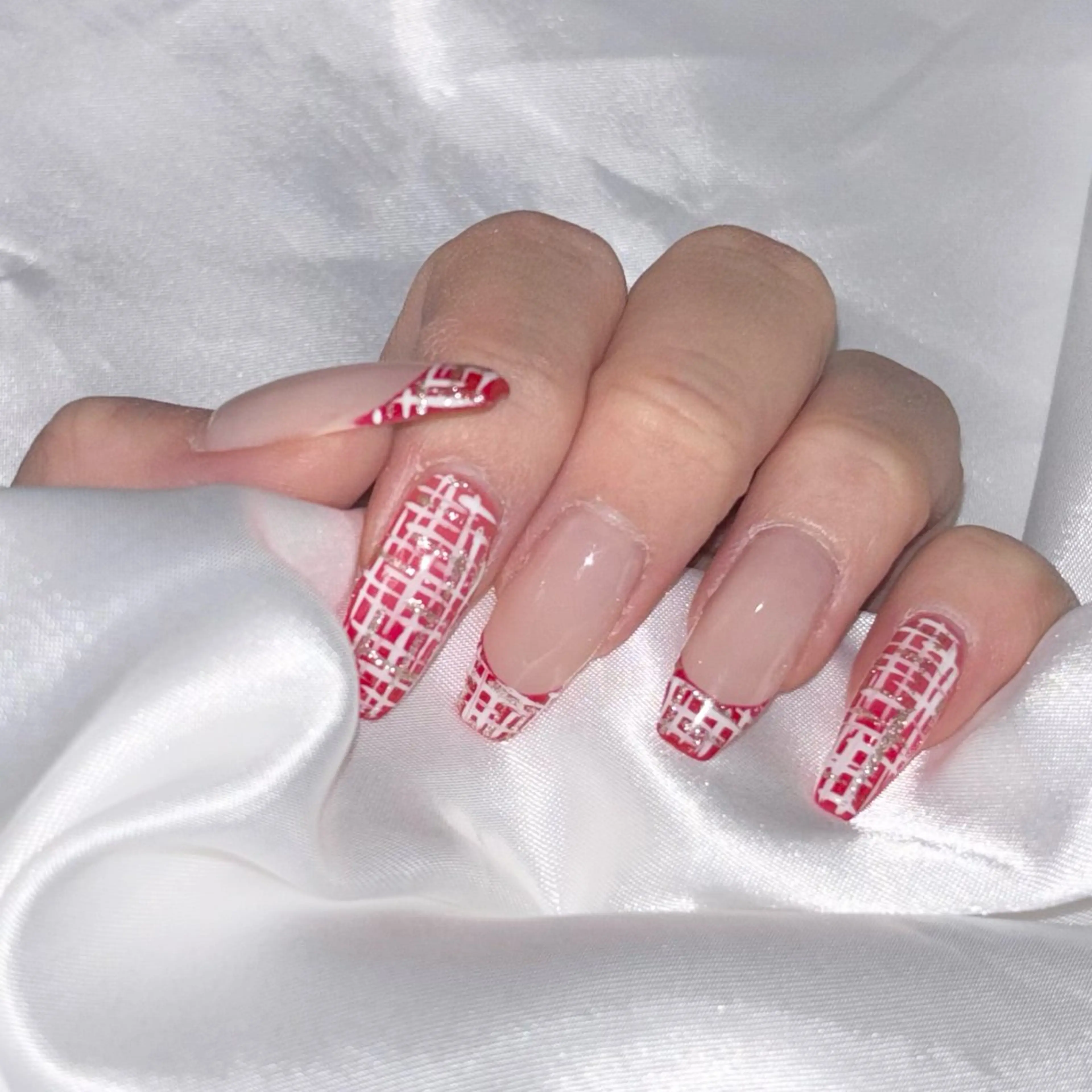 ネイル ハンドネイル nail salon Coffret 富雄店所属・五十川 穂乃香のネイルデザイン