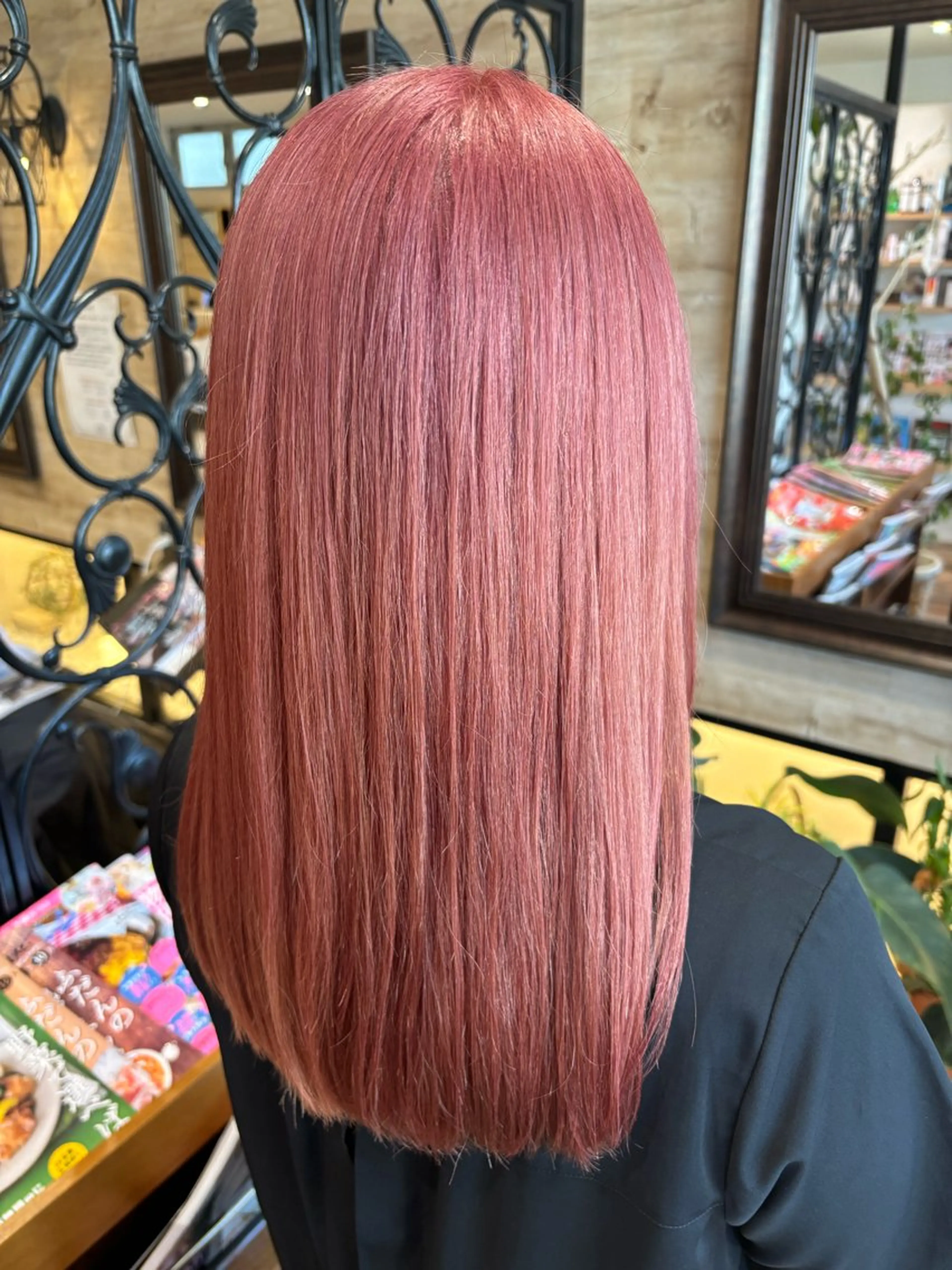 ロング カラー ブリーチ 🍒🌷ピンクカラー 🌷🍒井出まりあのエステ・リラクイメージ