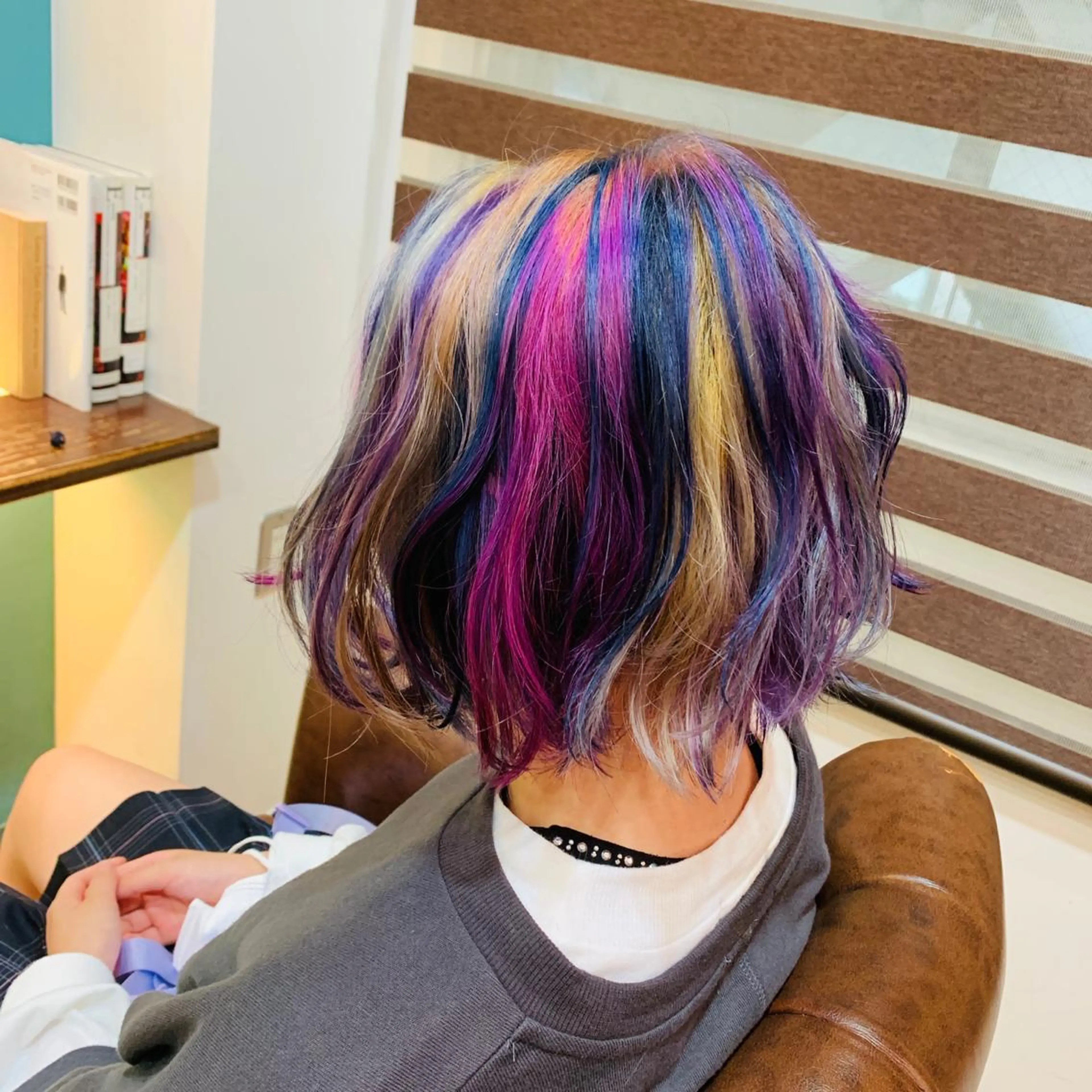 ショート カラー ブリーチ Lotus hair design所属・カット特化美容師 齋藤桐のヘアスタイル