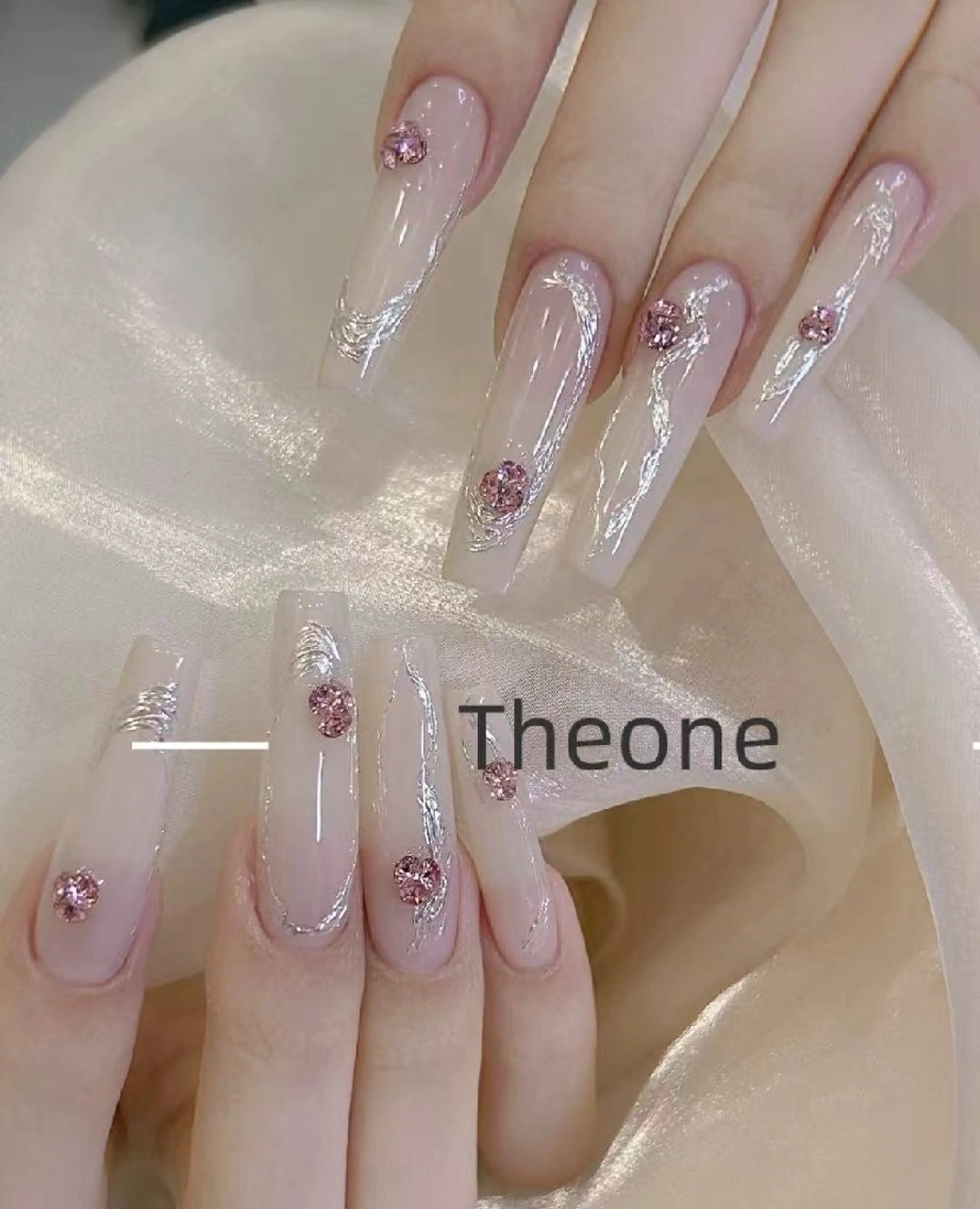 ネイル ハンドネイル Theone栄店 伊藤のネイルデザイン