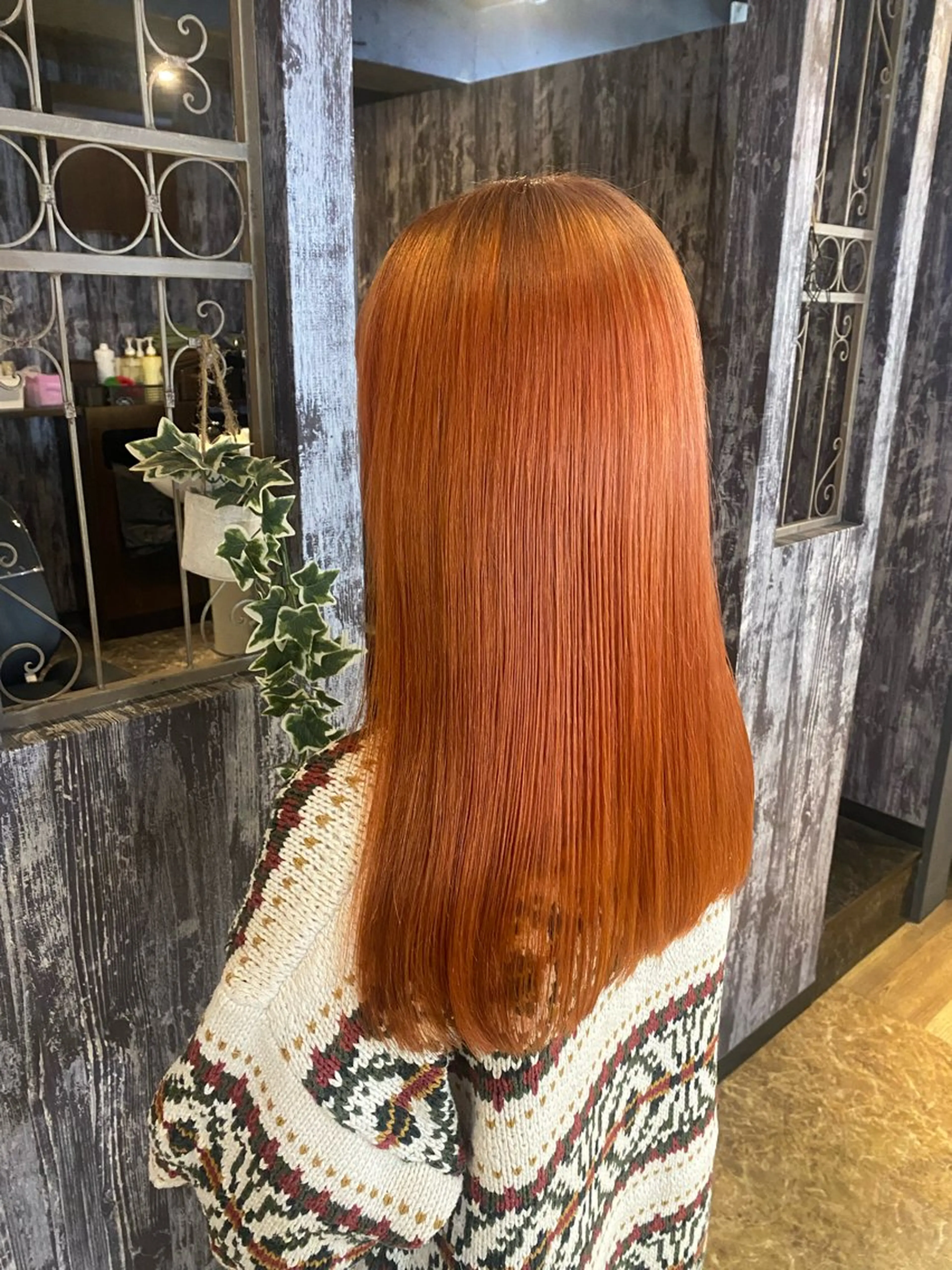 カラー ブリーチ オレンジ オレンジレッド レッドカラー ヘアカラー トリートメント LVINA by eim所属・🍒Inagaki ヘッドスパ☁️のヘアスタイル