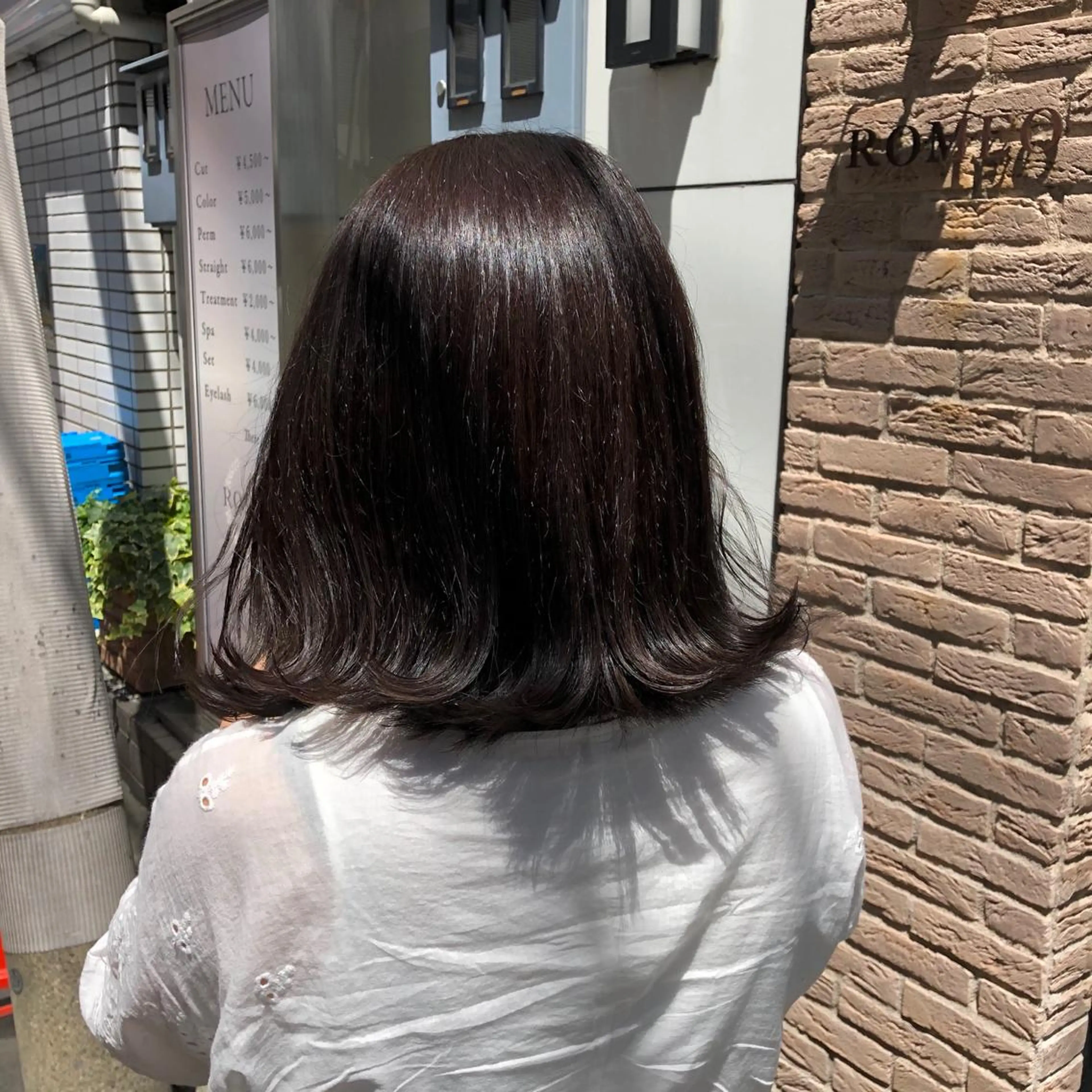 ミディアム カラー 黒髪 グレージュ ,comma momoka🪄のヘアスタイル