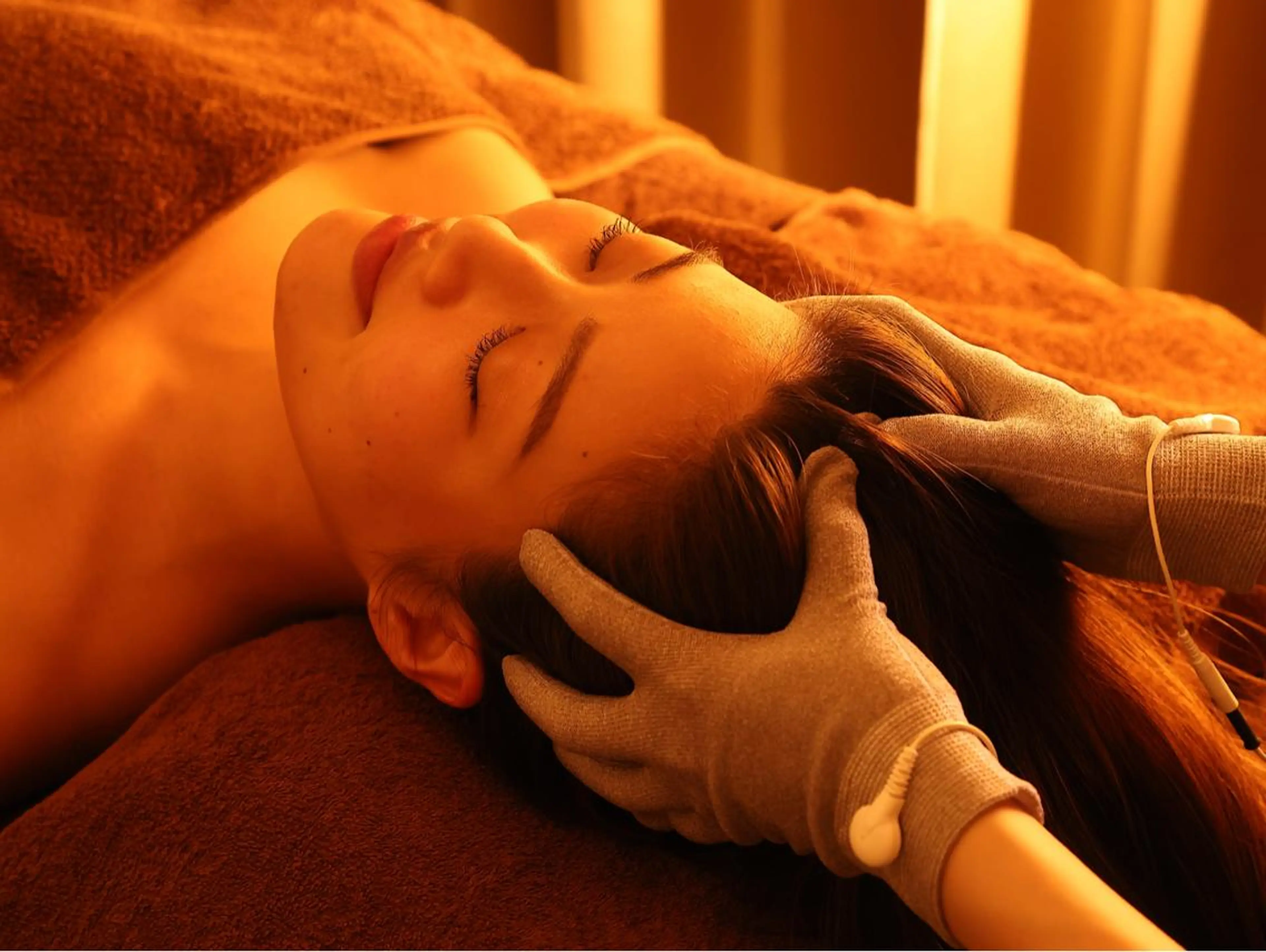 🌟偏頭痛対策🌟電流ヘッドスパ​〜​首・肩・頭を電気で解し爽快感100%！の写真