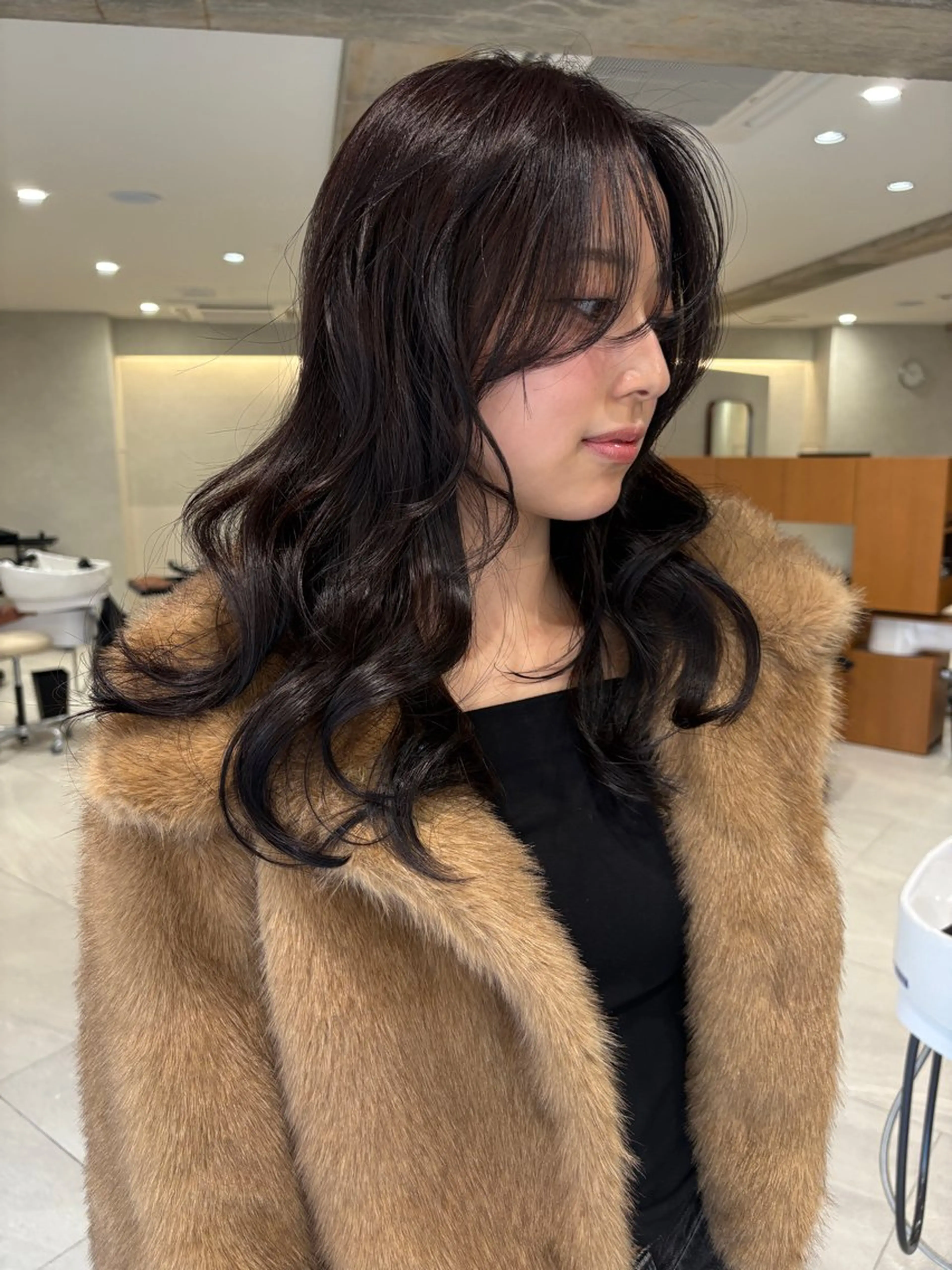 ミディアム 顔周りカット 似合わせカット カット ヘアカラー 梅田/レイヤーカット /ミルクティーカラーのヘアスタイル