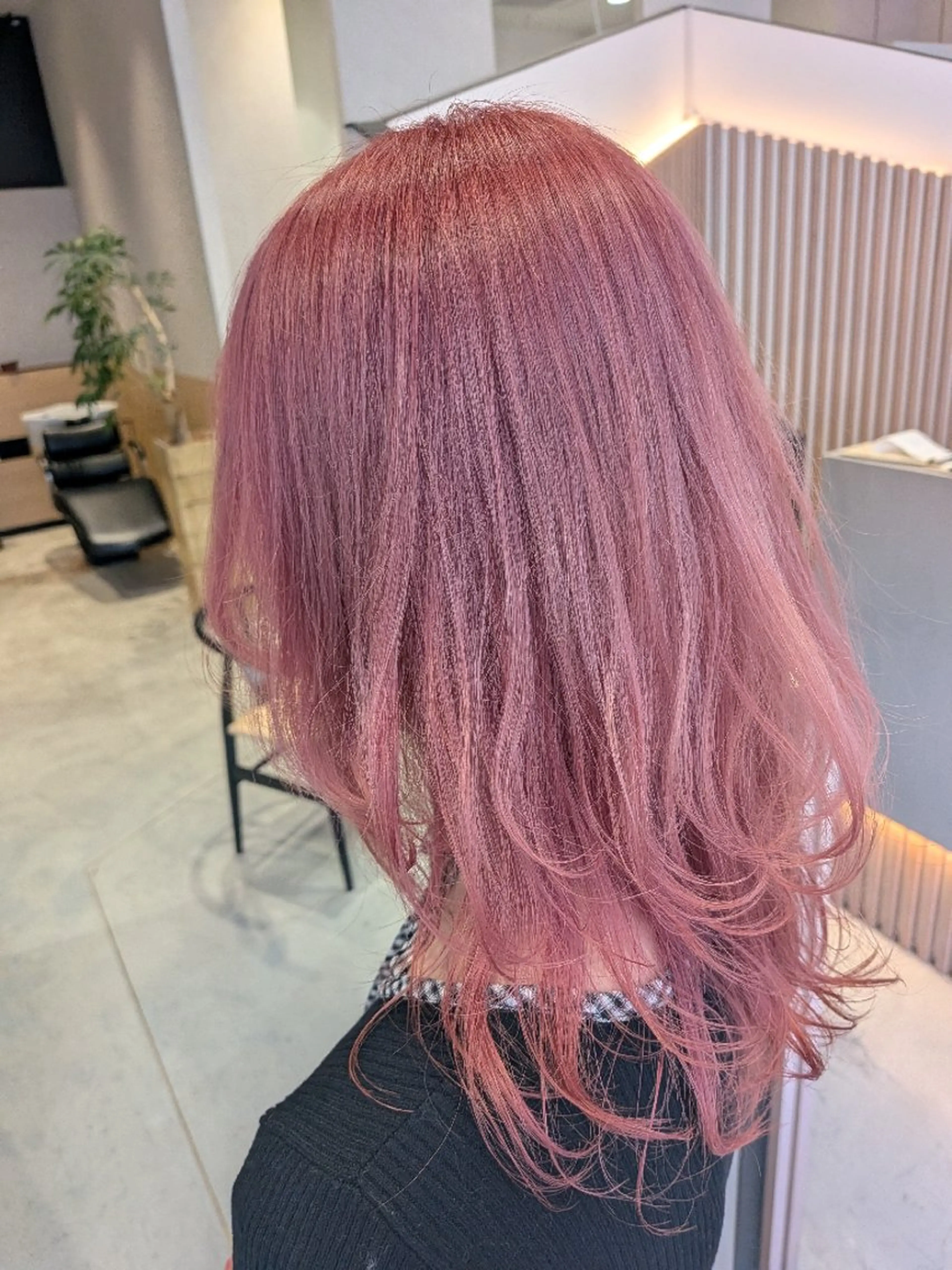 ロング カラー 古屋 美春のヘアスタイル