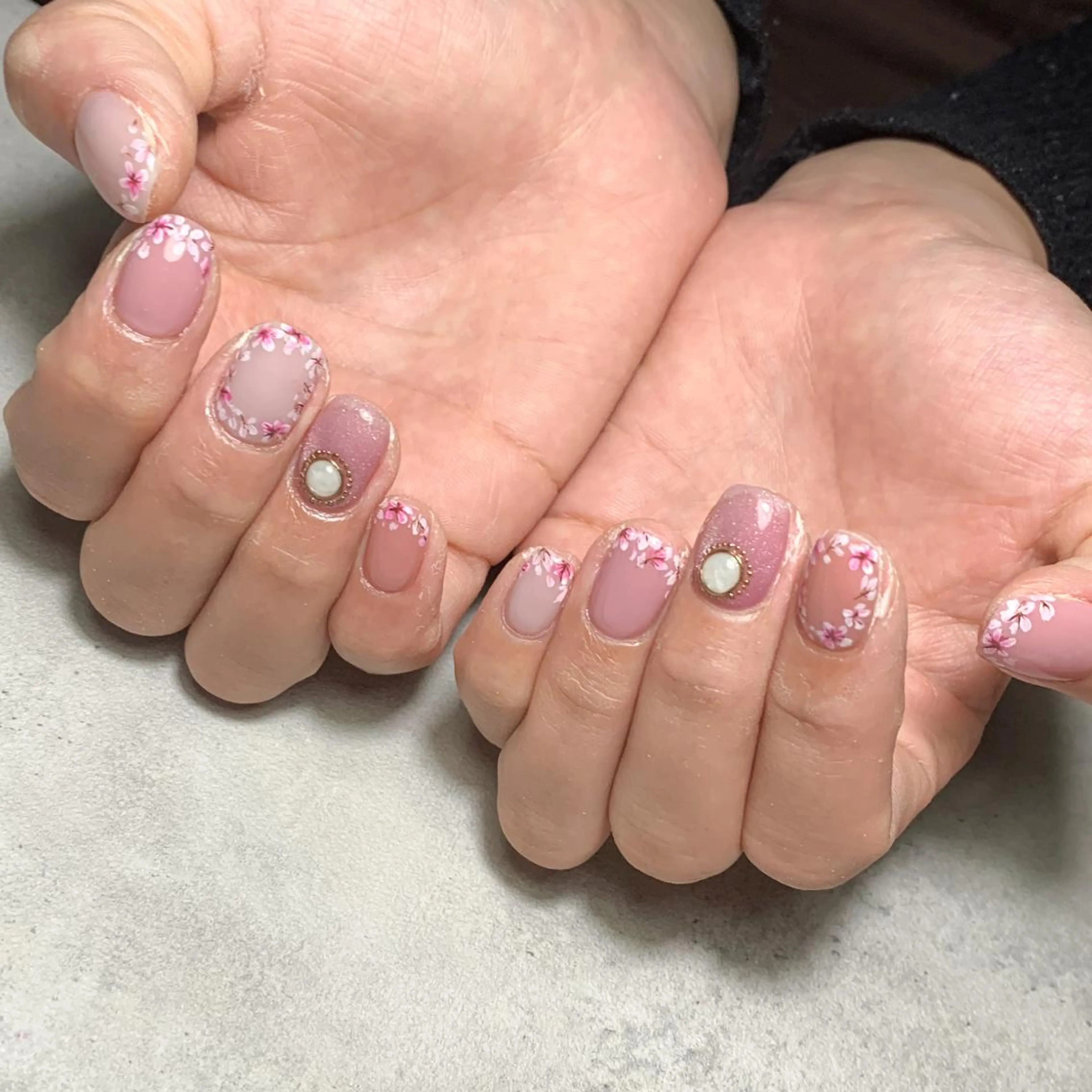 ネイル ハンドネイル atelier FIORITURA所属・FIORITURA aiのネイルデザイン