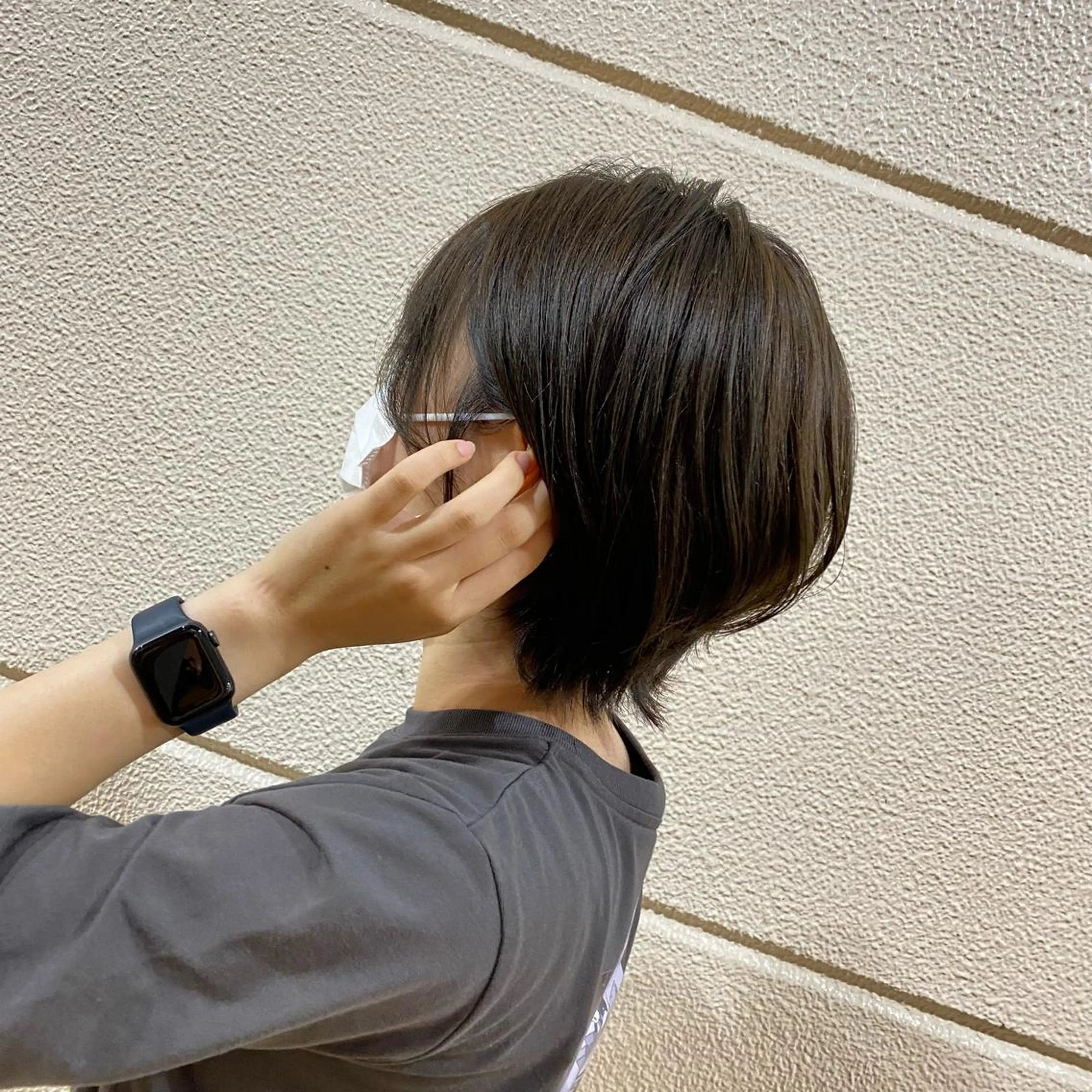 ショート カラー アッシュ 黒川 結希のヘアスタイル