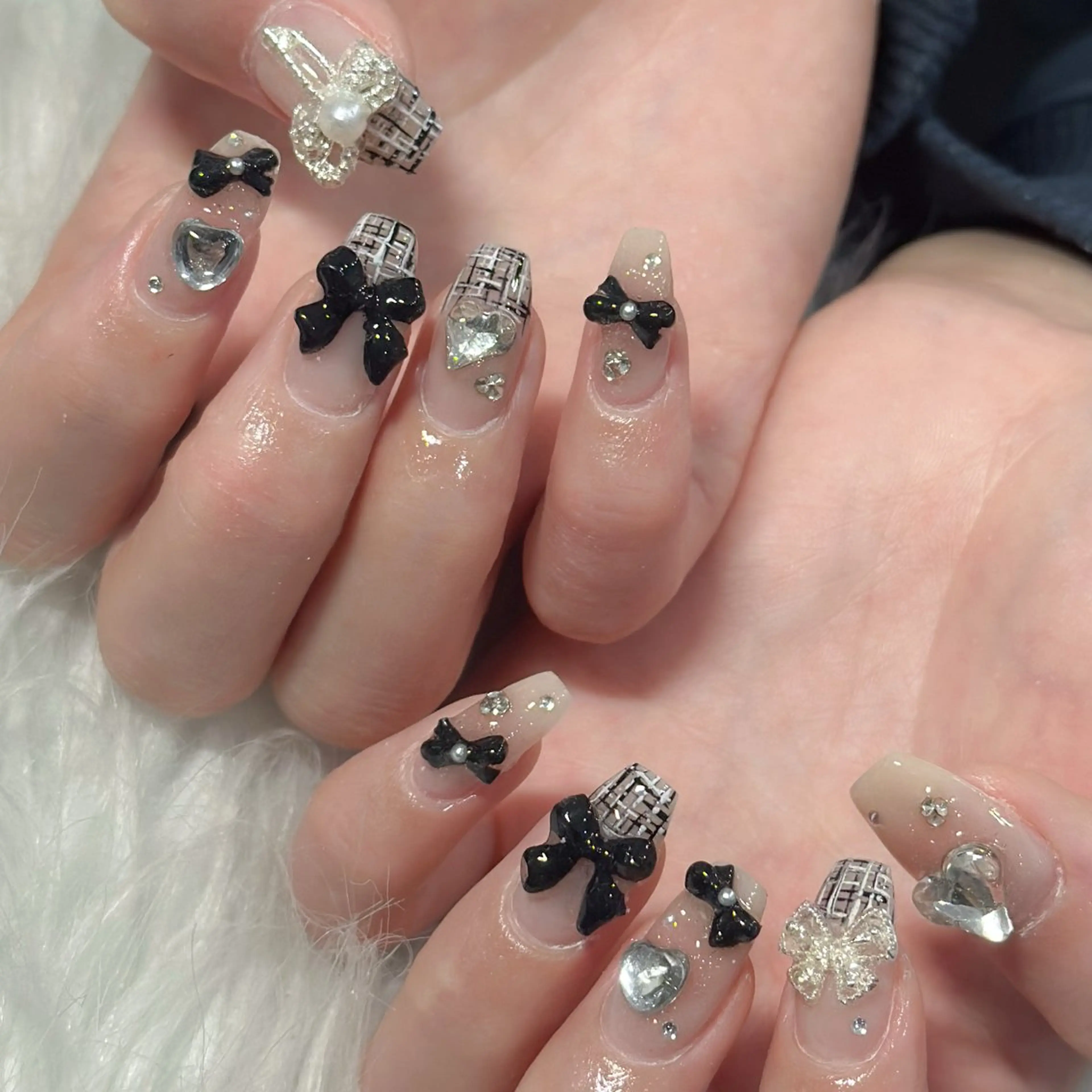 ネイル ハンドネイル フットネイル LAVISH nanamiのネイルデザイン