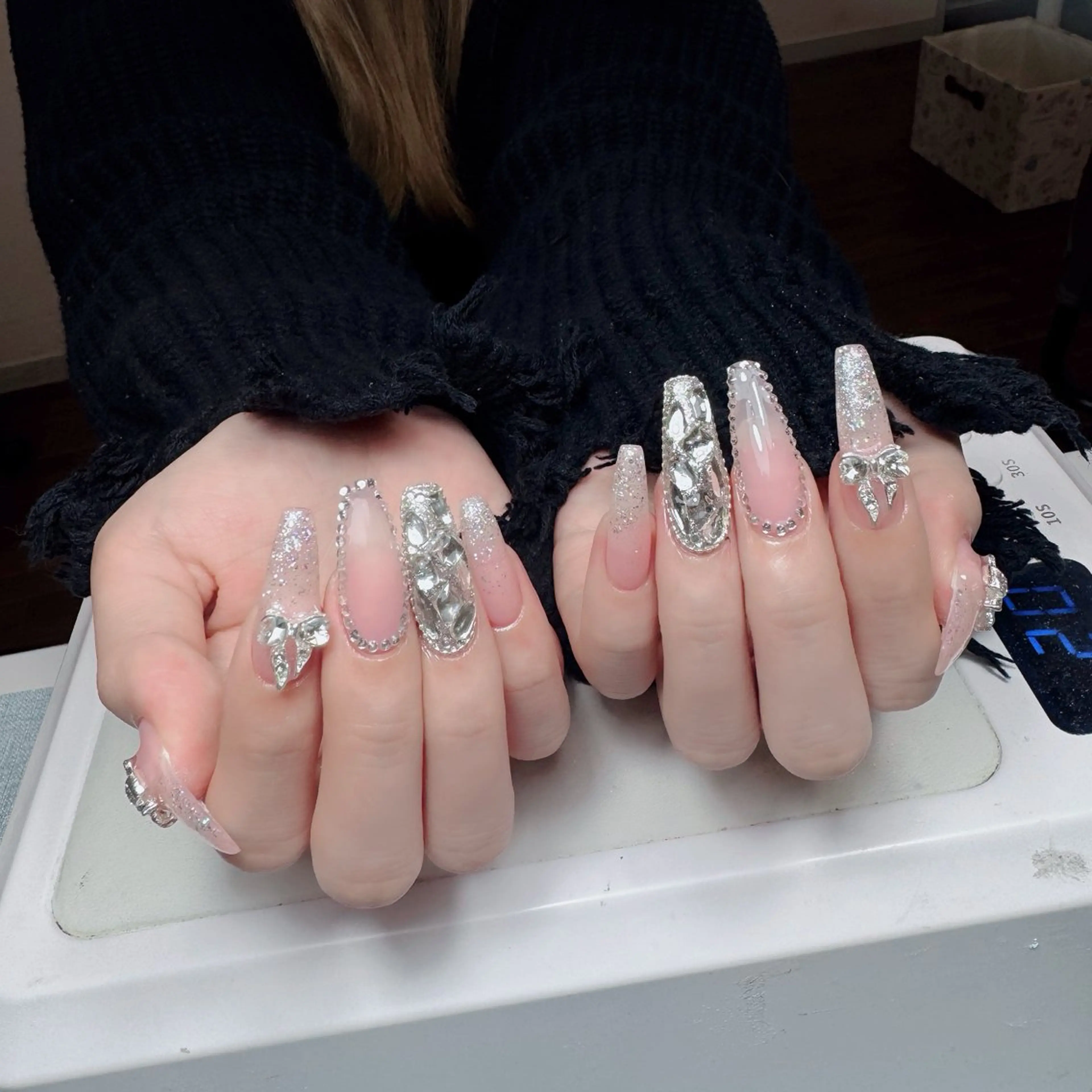 ネイル チークネイル フレンチネイル グラデーション 韓国ネイル マグネットネイル Hana nail所属・Hana Nailのネイルデザイン