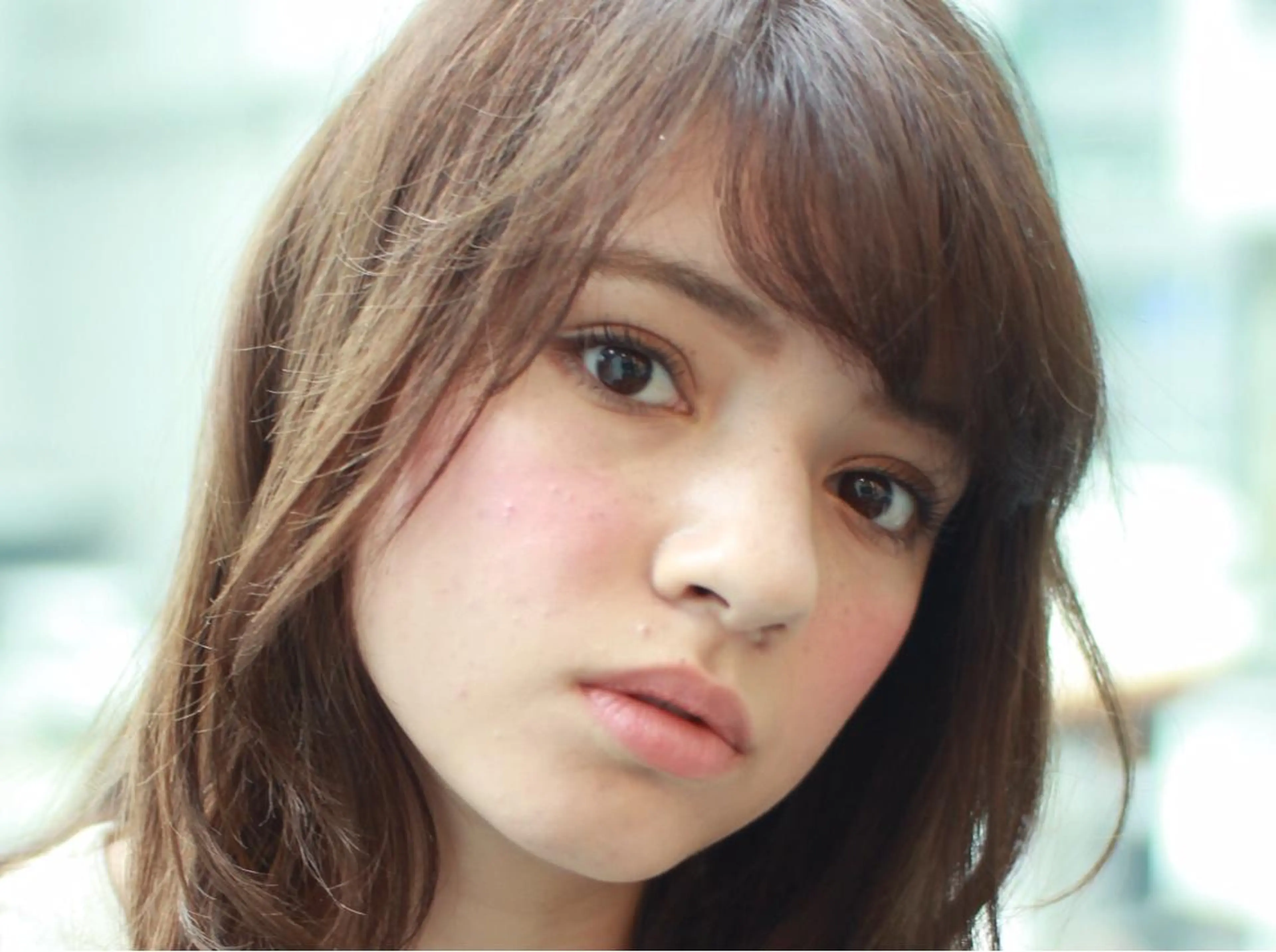 ミディアム カラー パーマ ヘアアレンジ メンズ キッズ マツエク・マツパ アイブロウ メンズハイライト 透明感カラー ハイライトカラー 眉カラー ハイライト Endearing 銀座/レイヤーカットのヘアスタイル