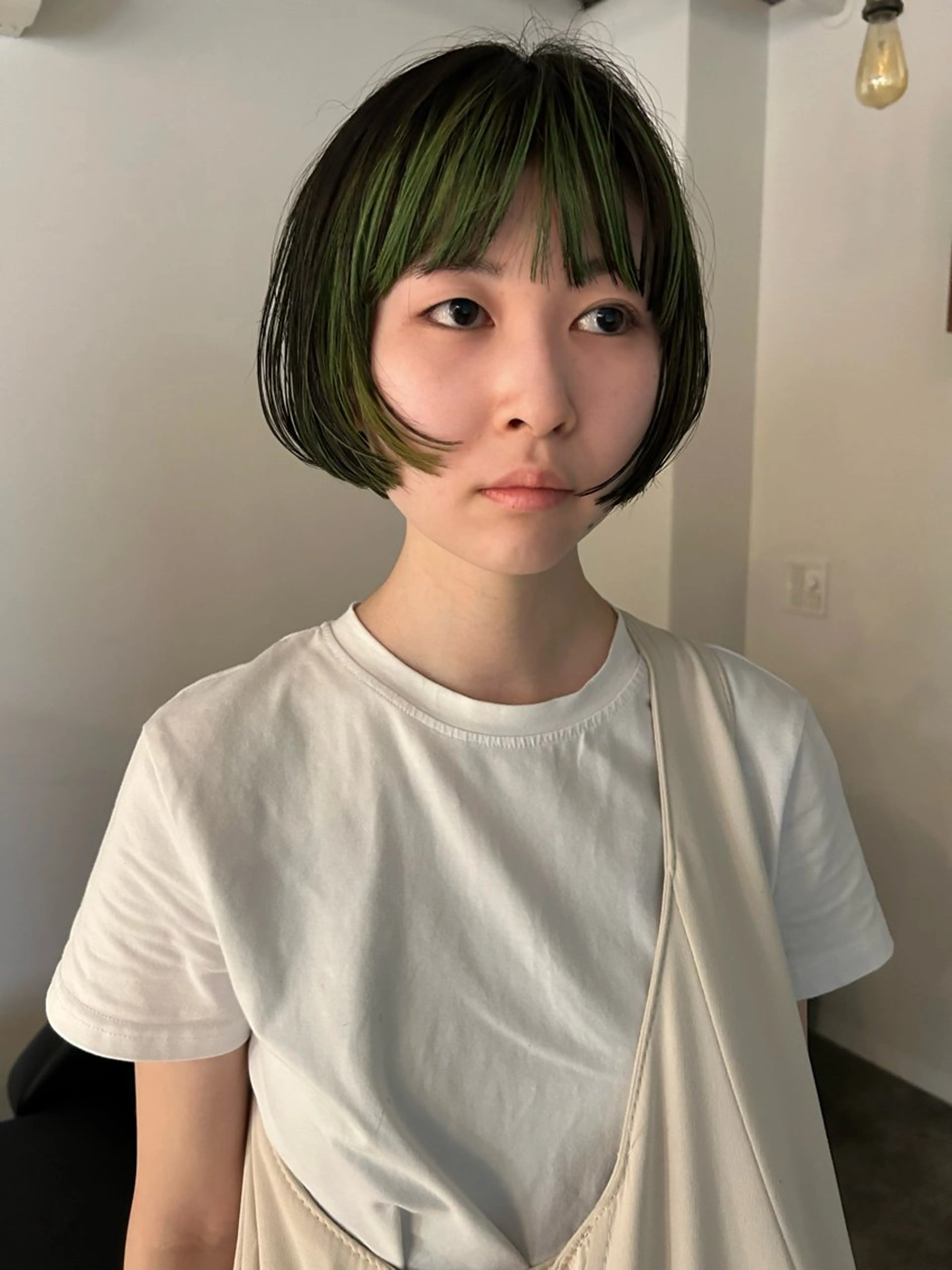 ショート カラー デザインカラー ボブ カット ヘアカラー トリートメント Loom.所属・村上雅人 ナチュラルモードのヘアスタイル