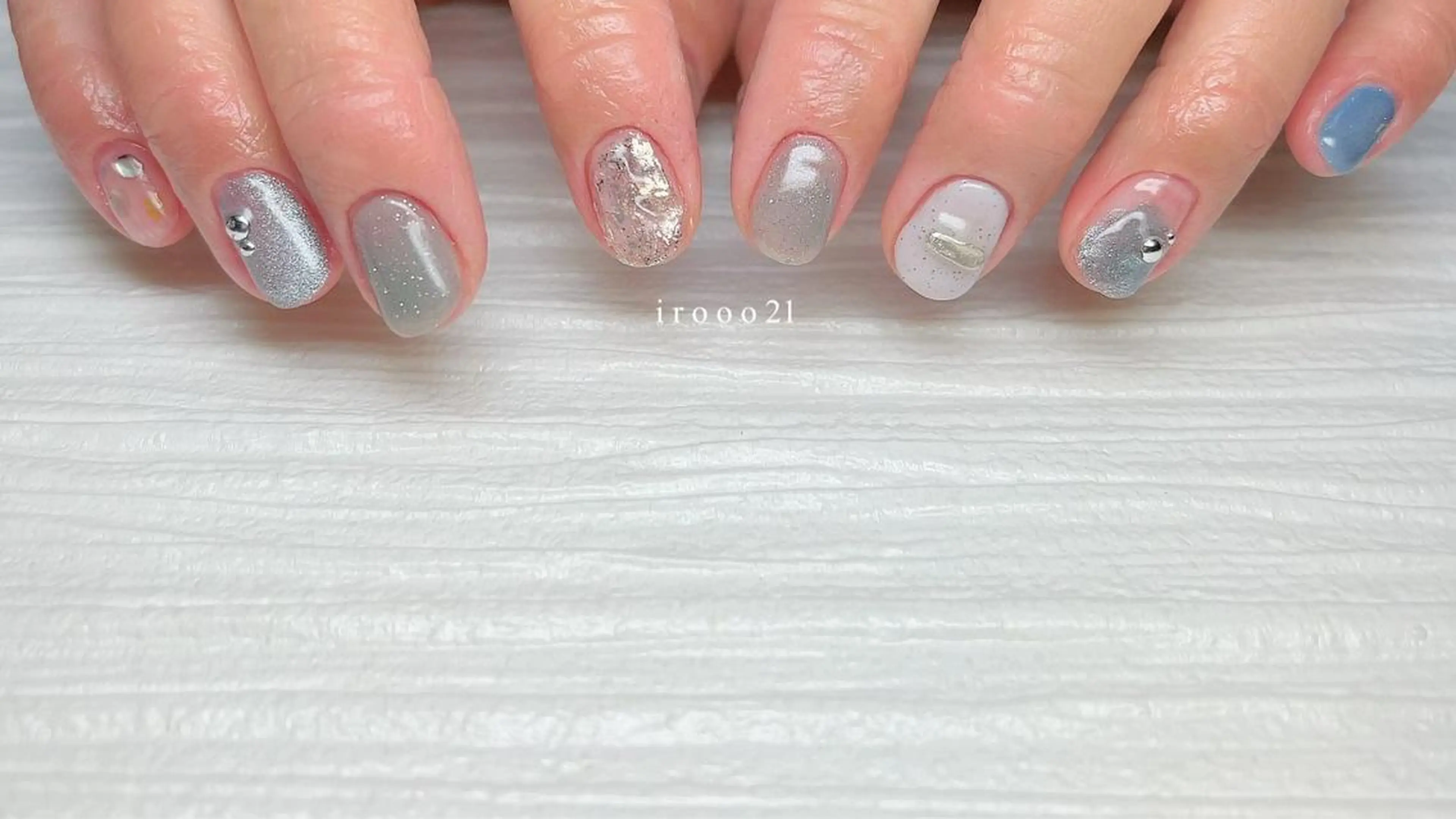ネイル フラッシュネイル 氷ネイル・うるうるネイル マグネットネイル irooo 21のネイルデザイン